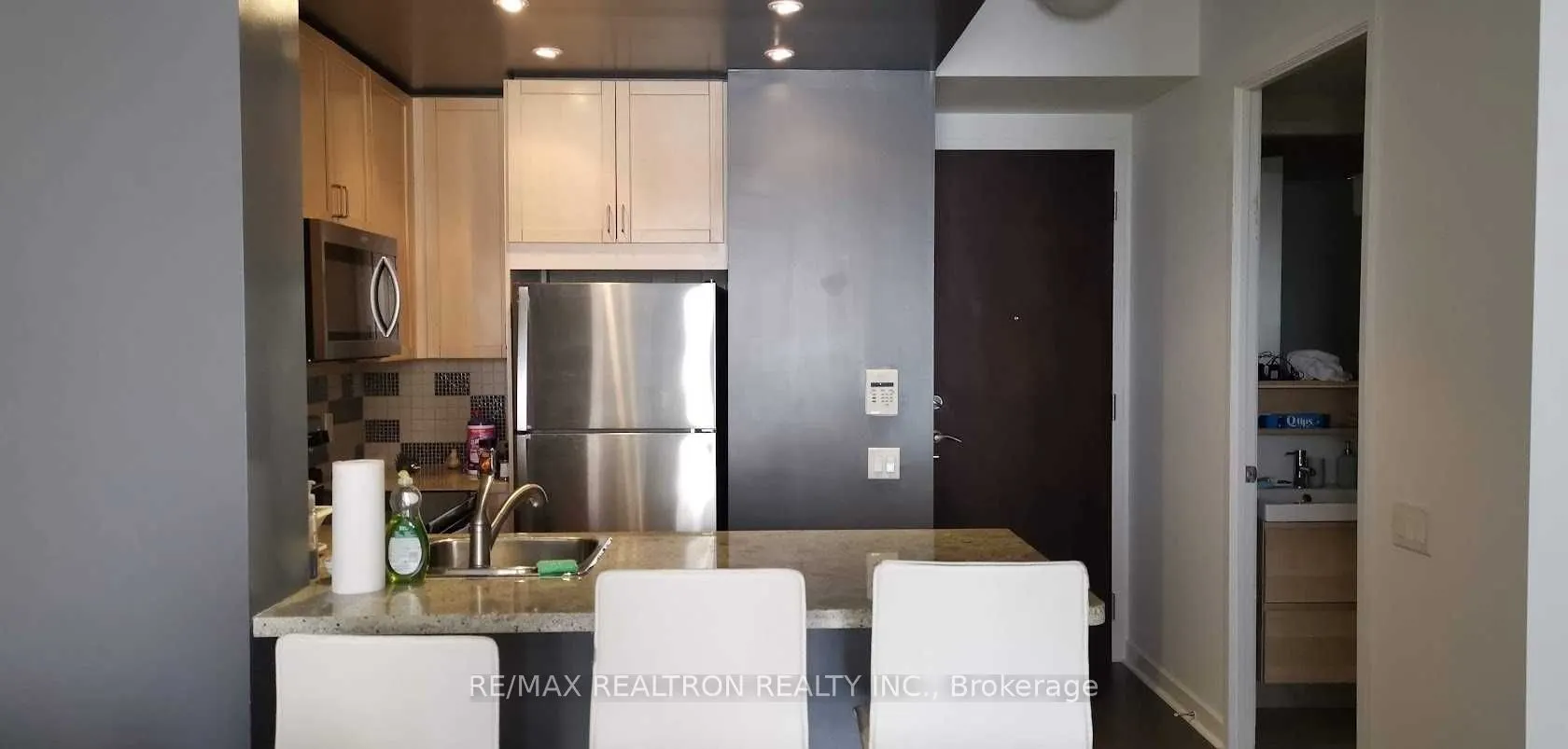 85 Bloor Street E, #1603