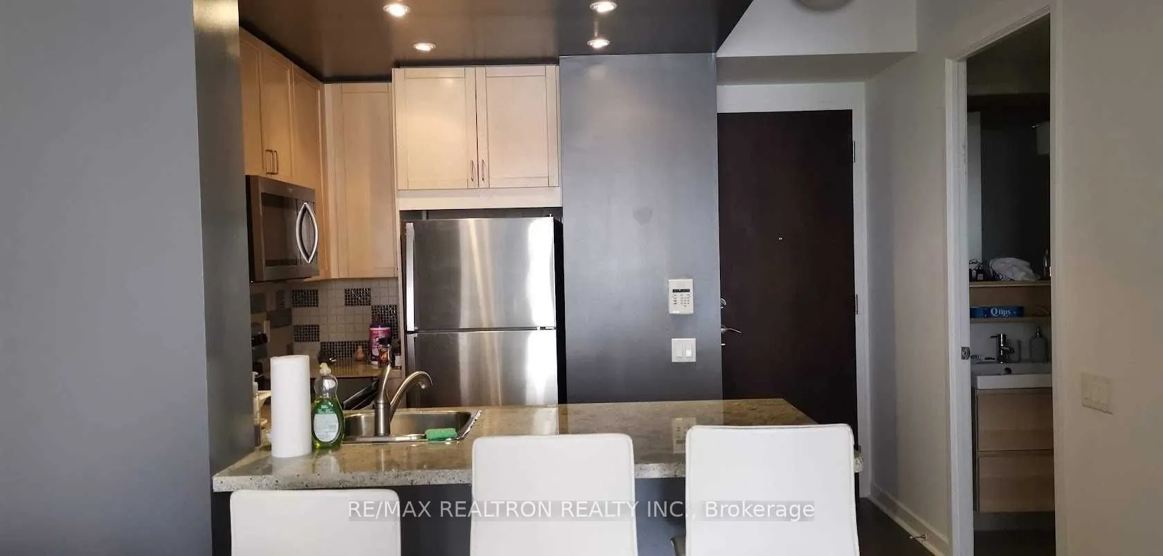 85 Bloor Street E, #1603