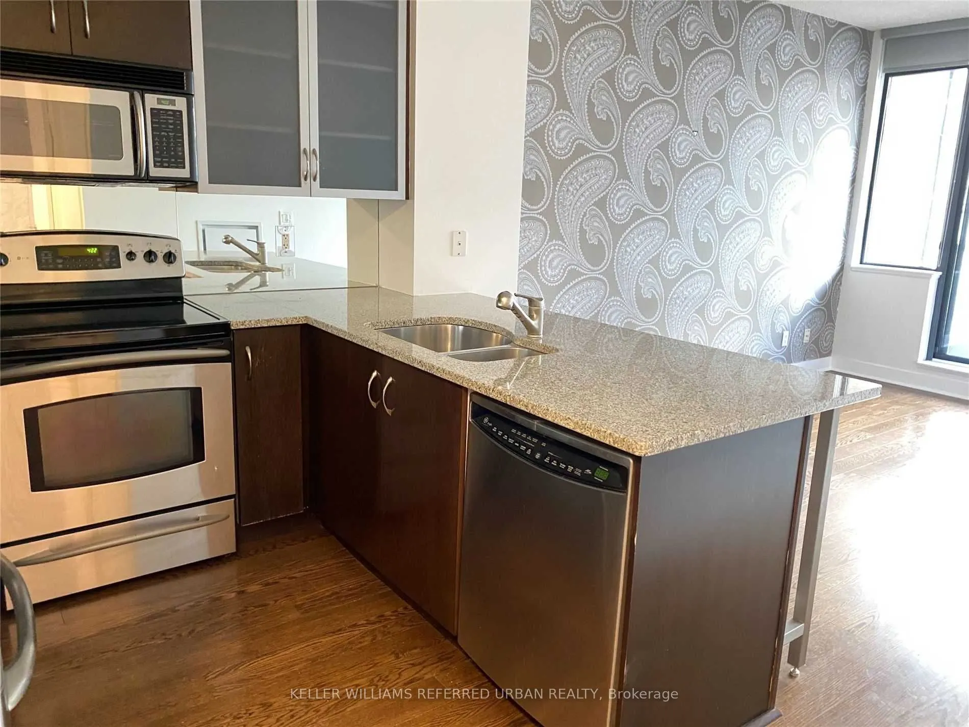 438 King Street W, #1401