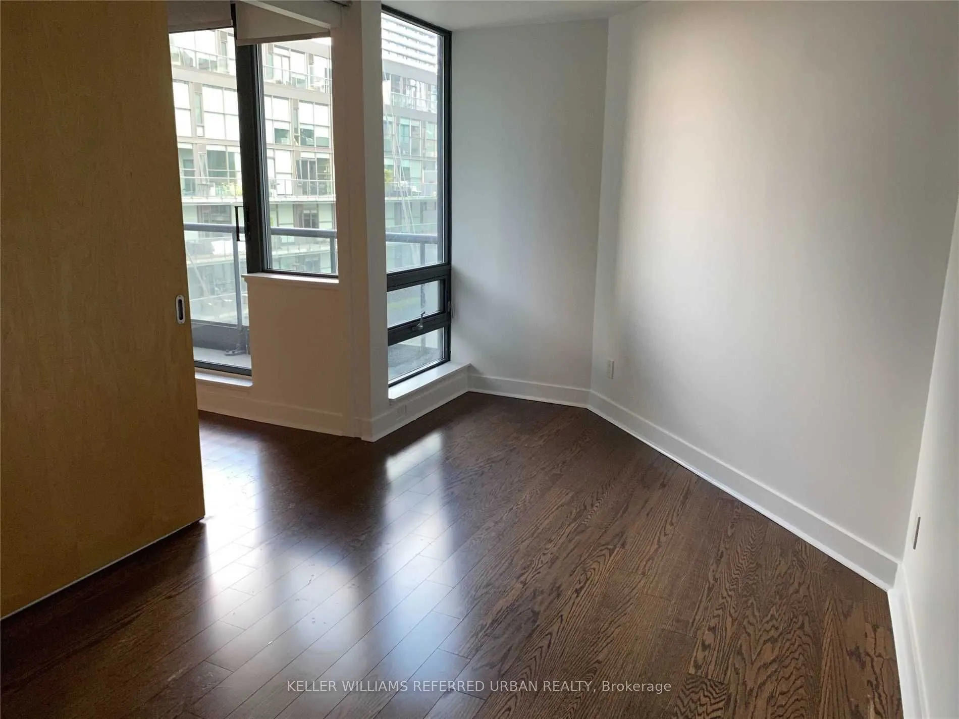438 King Street W, #1401
