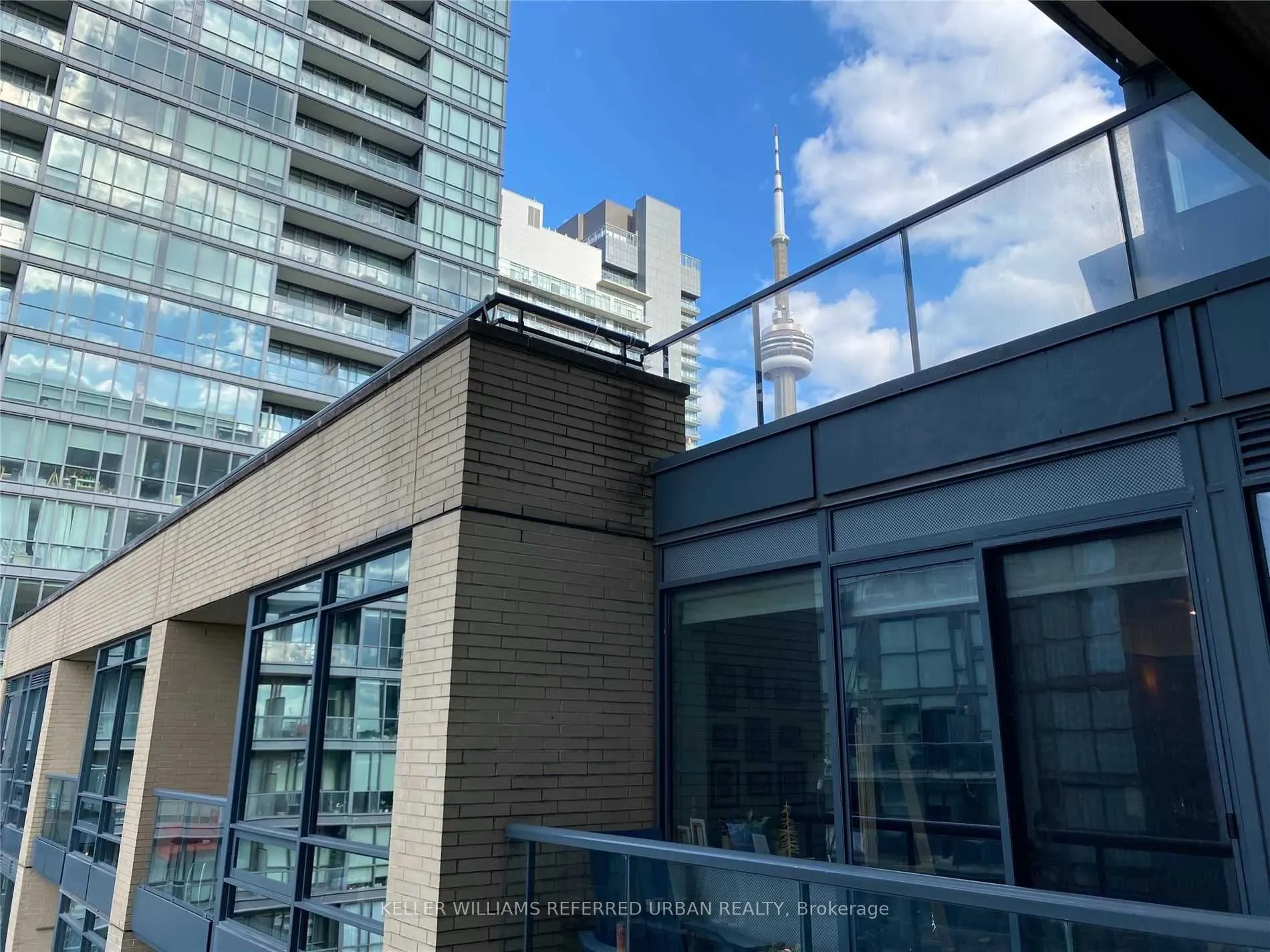 438 King Street W, #1401