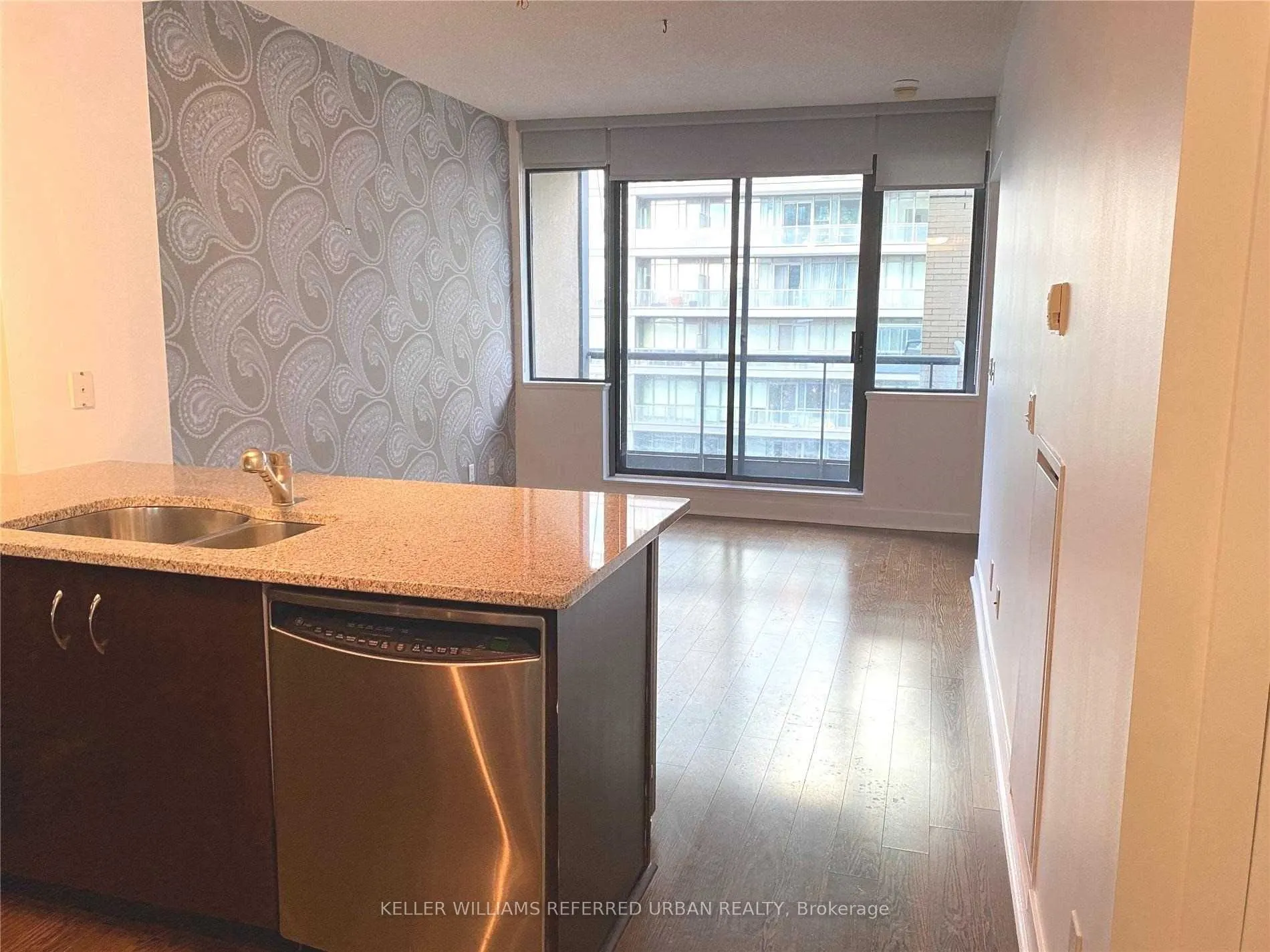 438 King Street W, #1401