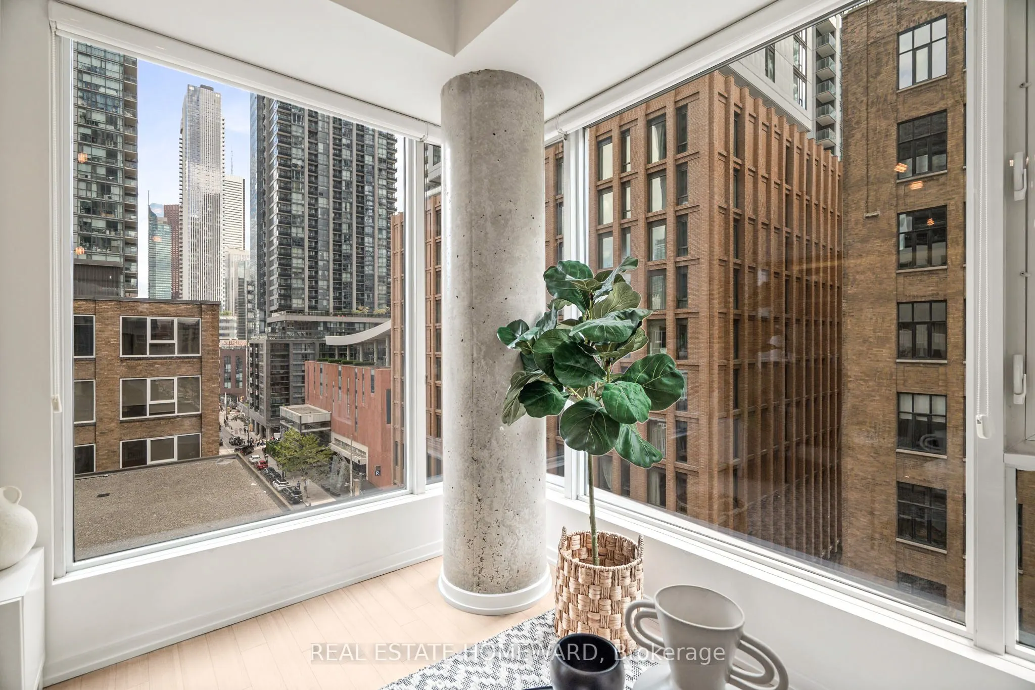 101 Peter Street, #606