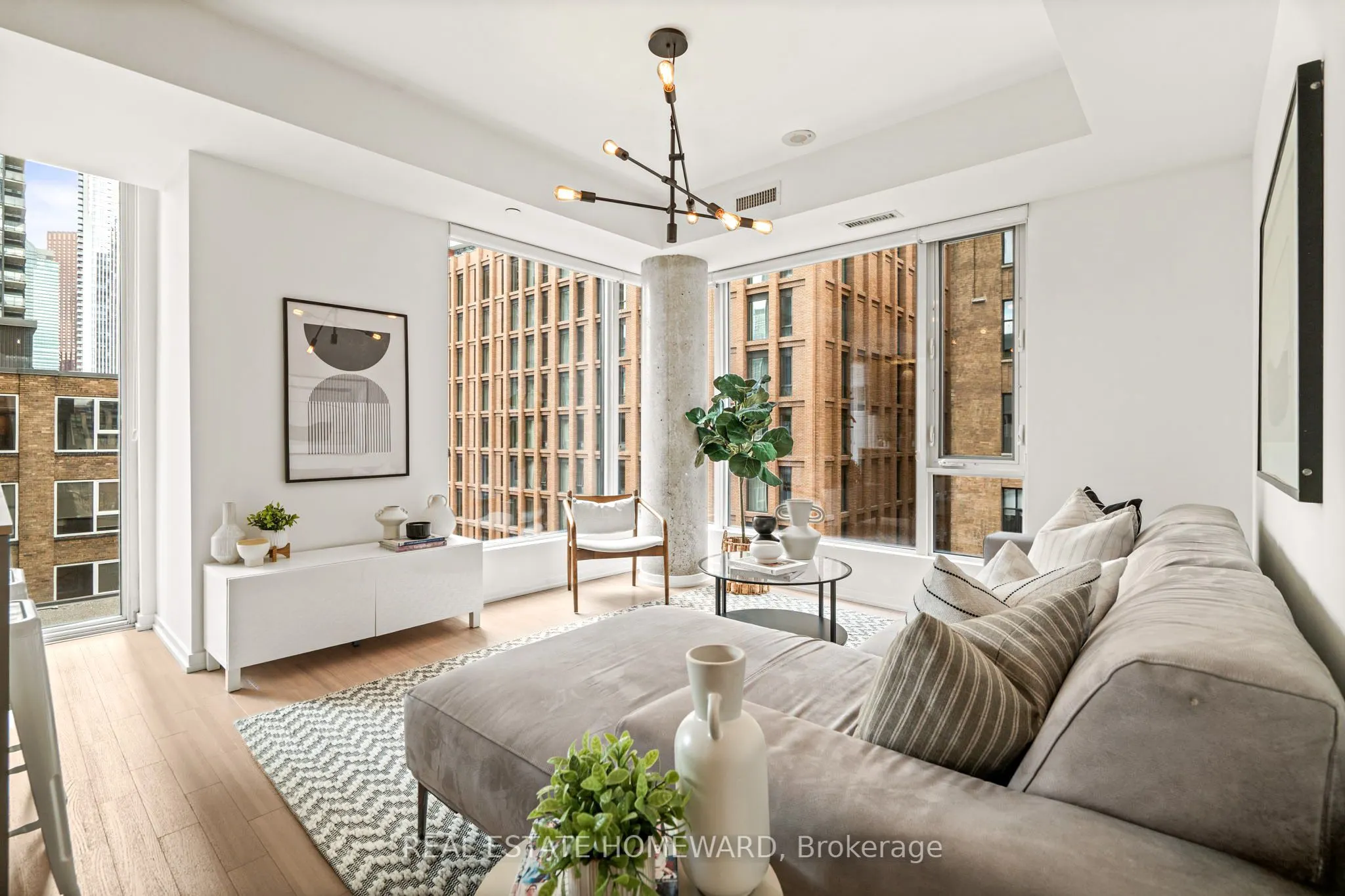 101 Peter Street, #606