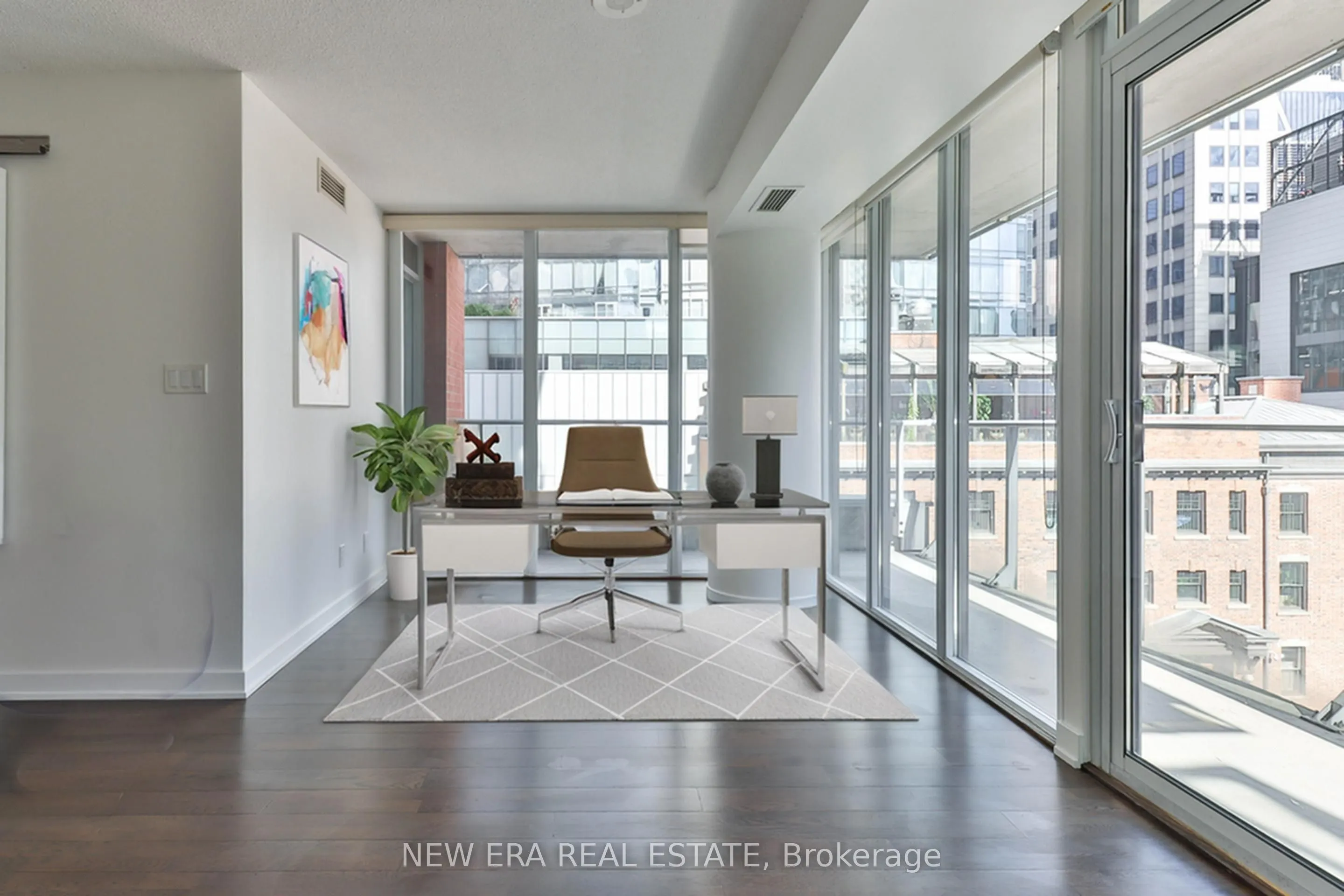 126 Simcoe Street, #411