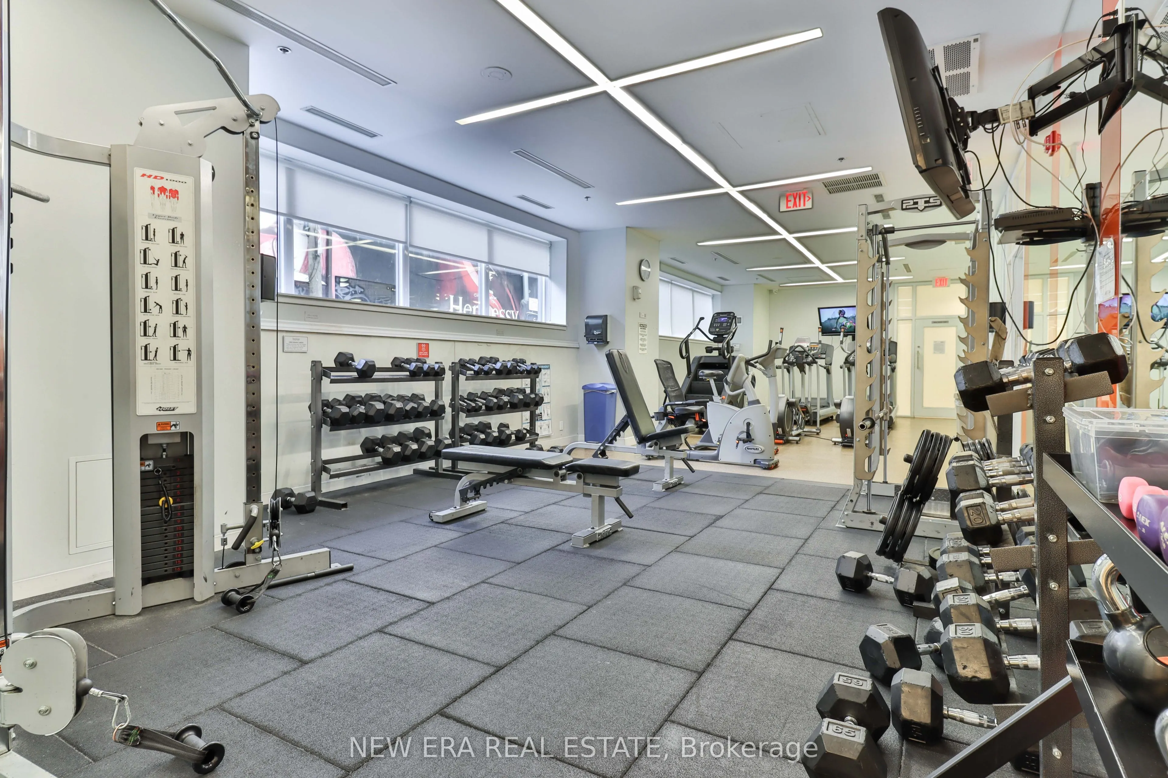 126 Simcoe Street, #411