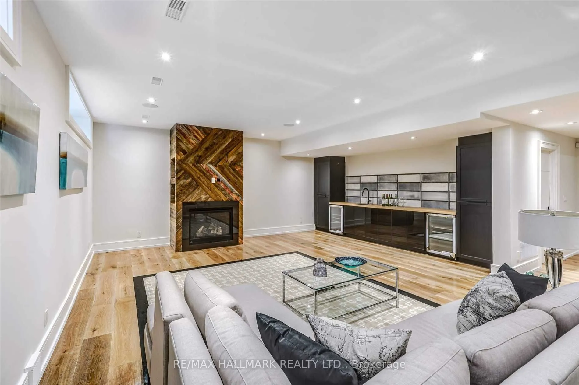 31 Timberlane Drive