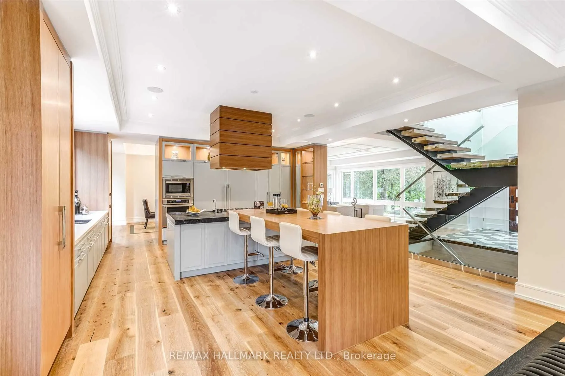 31 Timberlane Drive