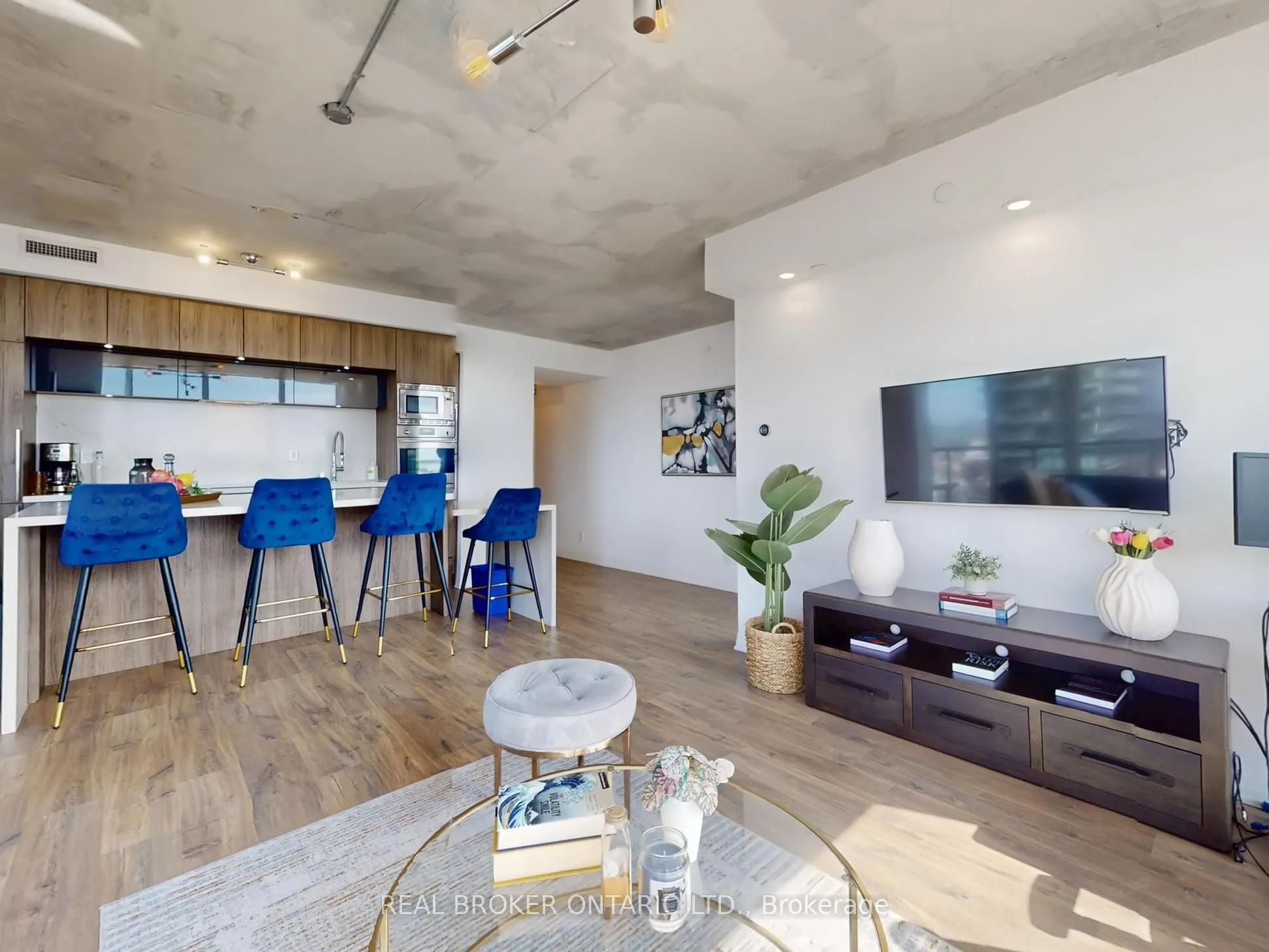 88 Blue Jays Way, #3008