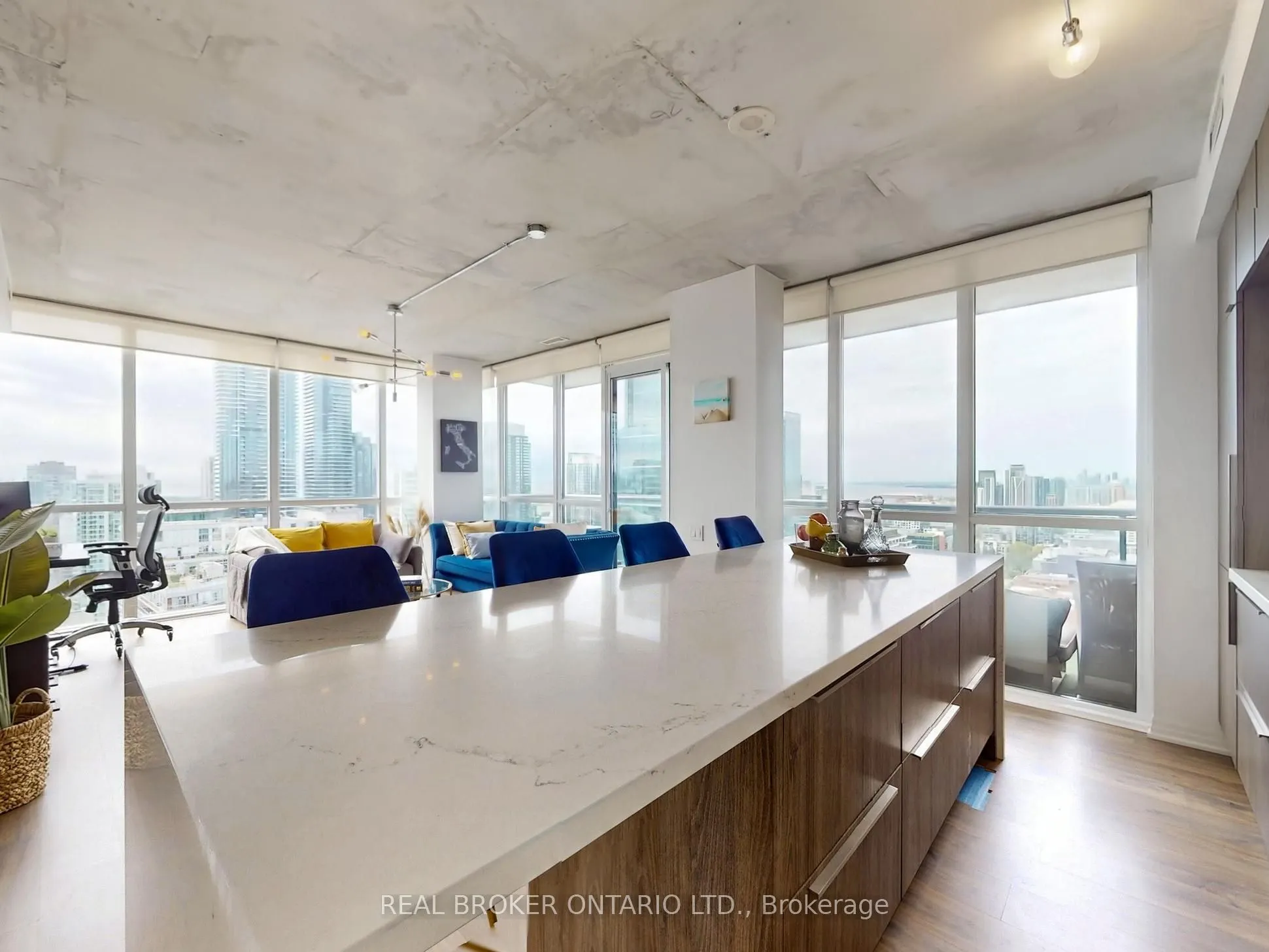 88 Blue Jays Way, #3008