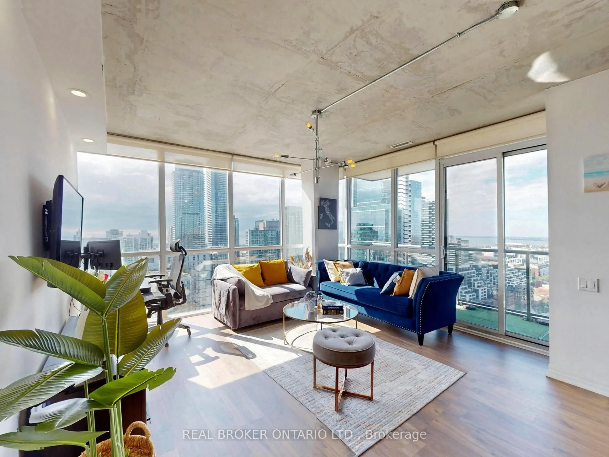 88 Blue Jays Way, #3008