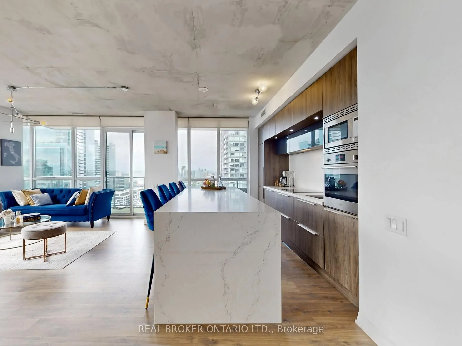 88 Blue Jays Way, #3008