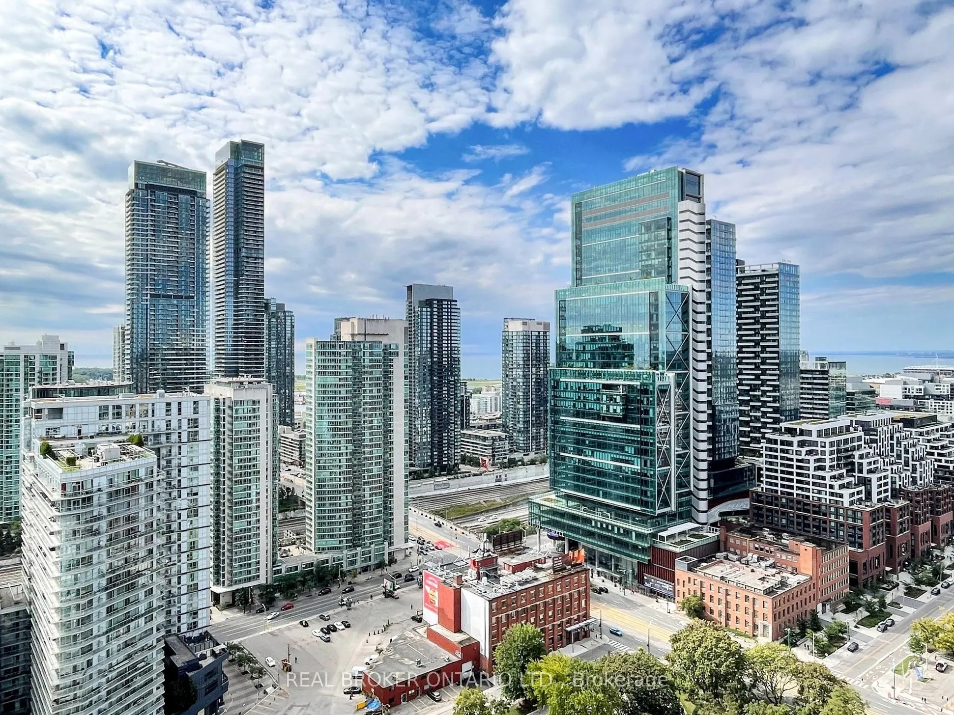 88 Blue Jays Way, #3008