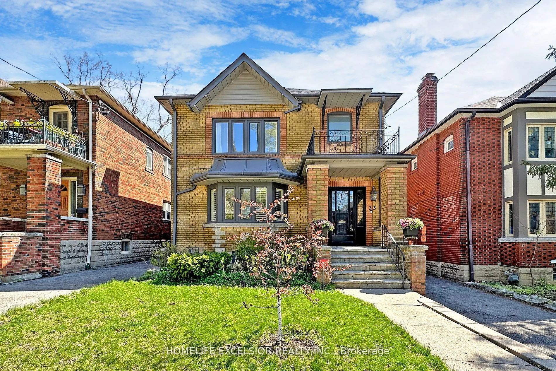 33 Braemar Avenue