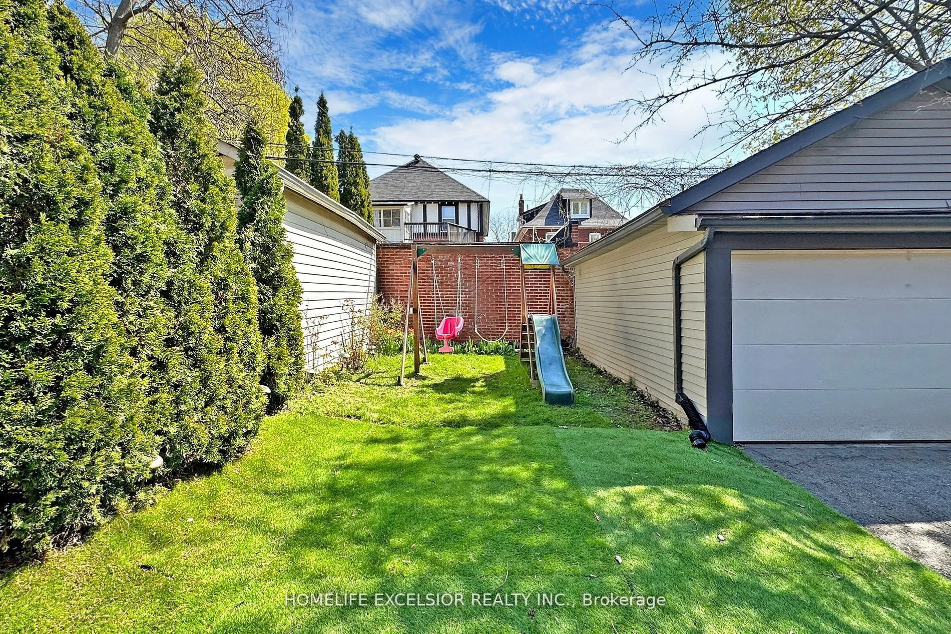 33 Braemar Avenue