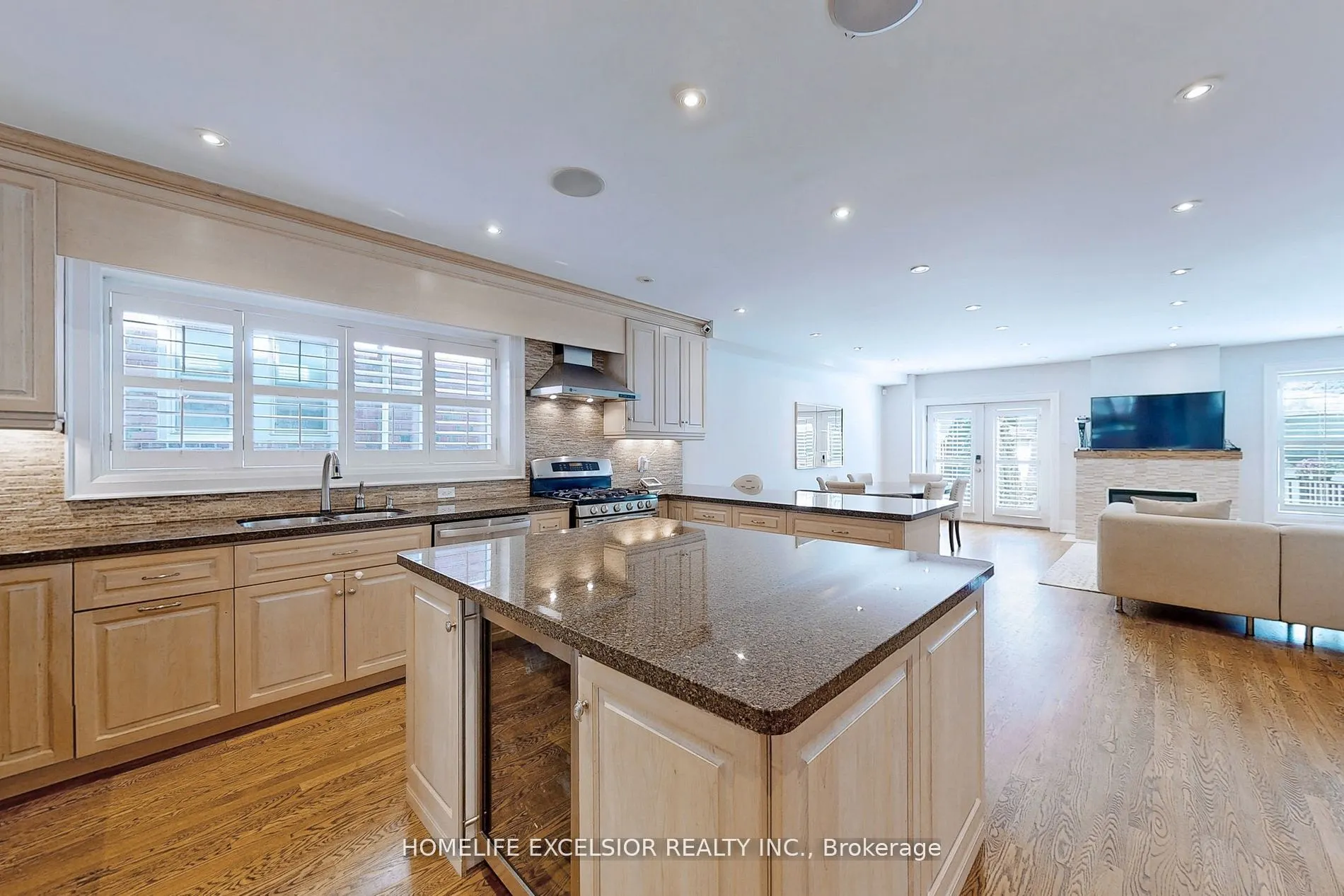 33 Braemar Avenue