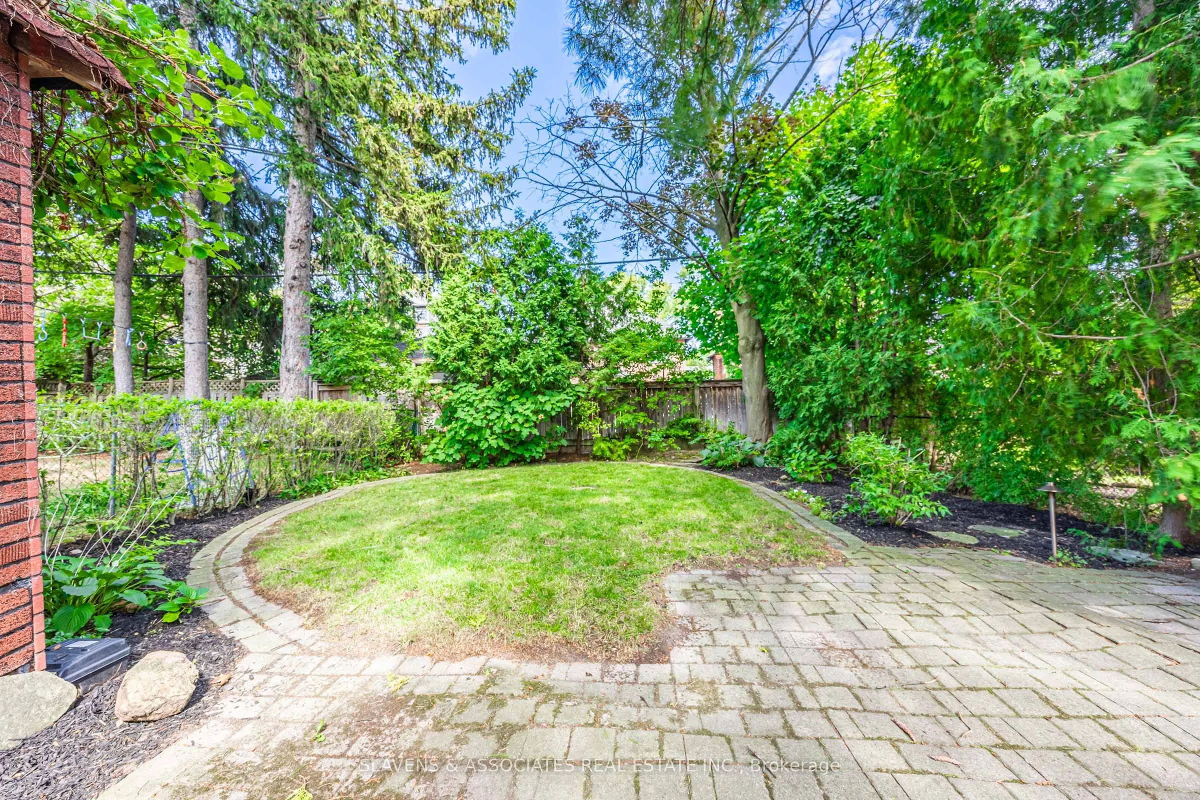 450 Briar Hill Avenue