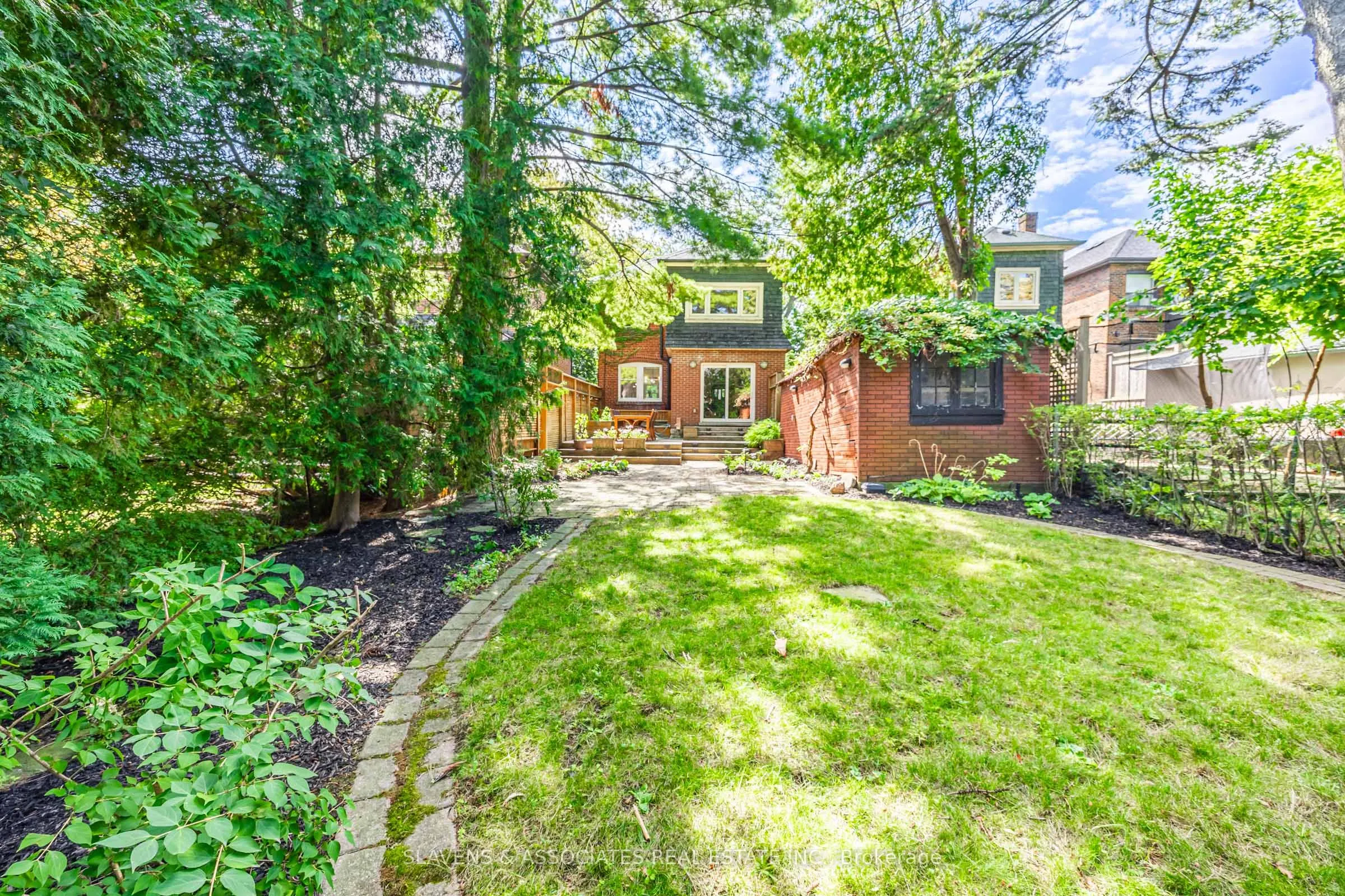 450 Briar Hill Avenue