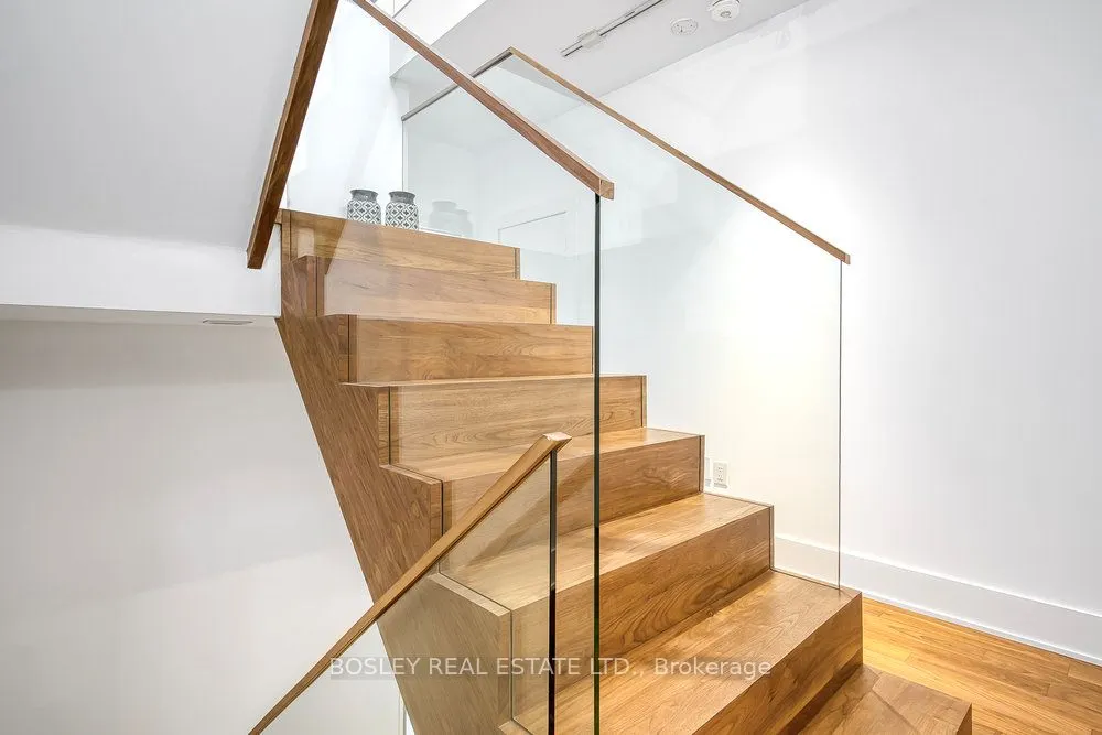 70 Niagara Street