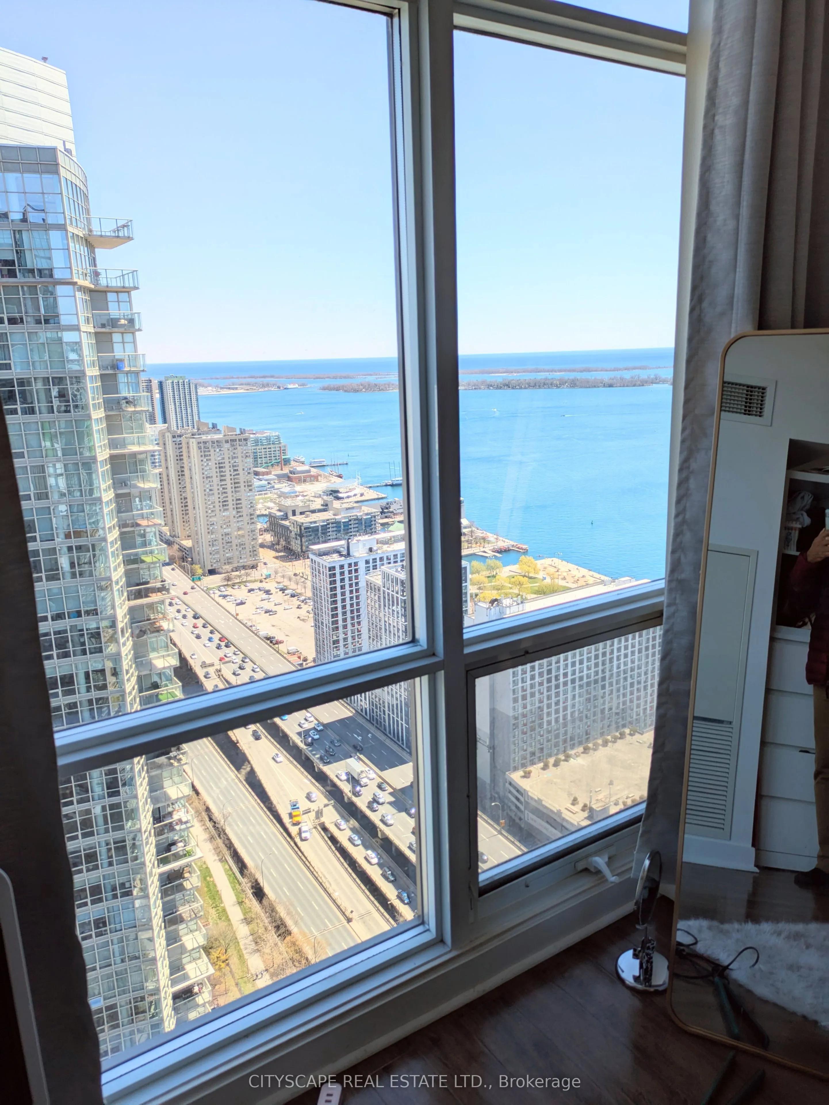 11 Brunel Court, #5508