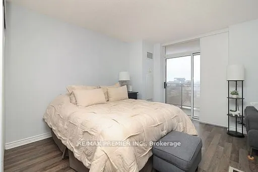 650 Lawrence Avenue, #721