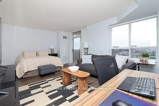 650 Lawrence Avenue, #721