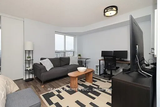 650 Lawrence Avenue, #721