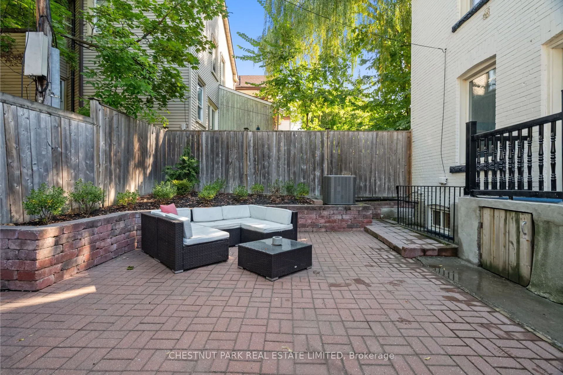 371 Howland Avenue