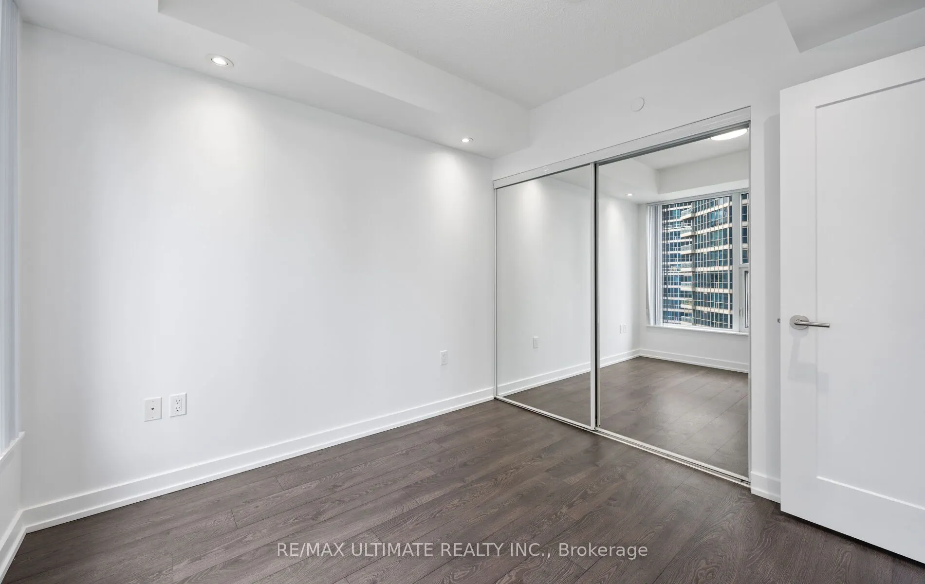 10 York Street, #1407