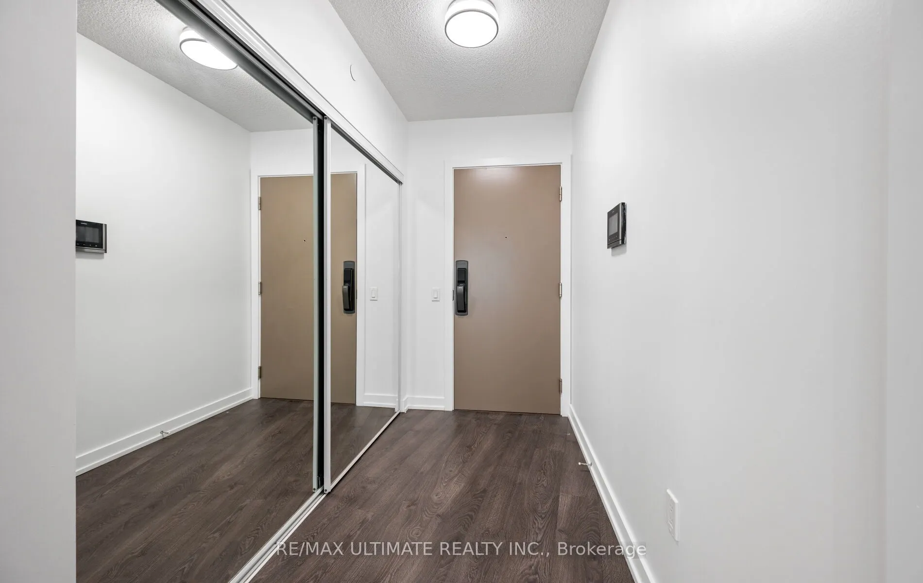 10 York Street, #1407