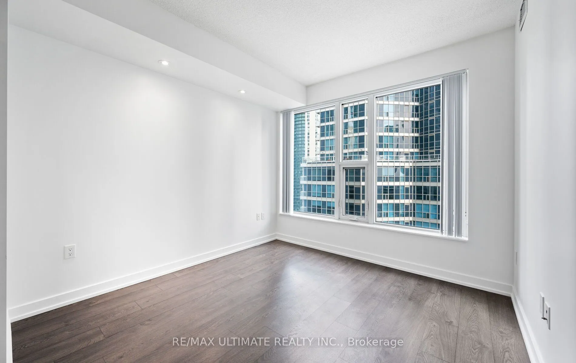 10 York Street, #1407