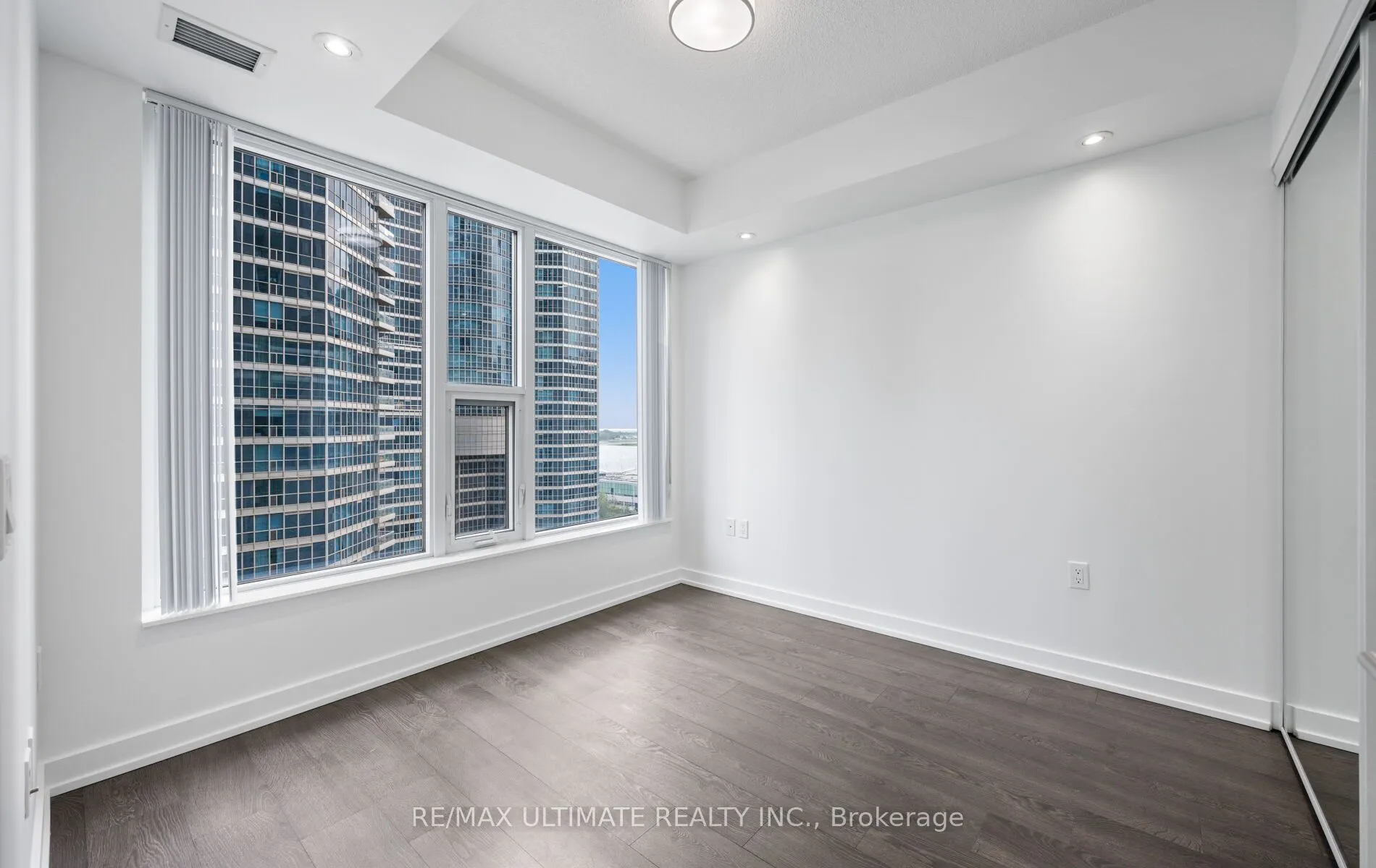10 York Street, #1407