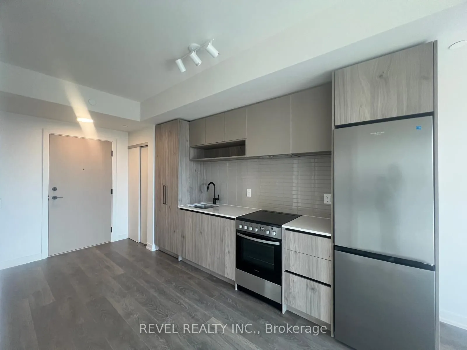 181 Sterling Road, #604
