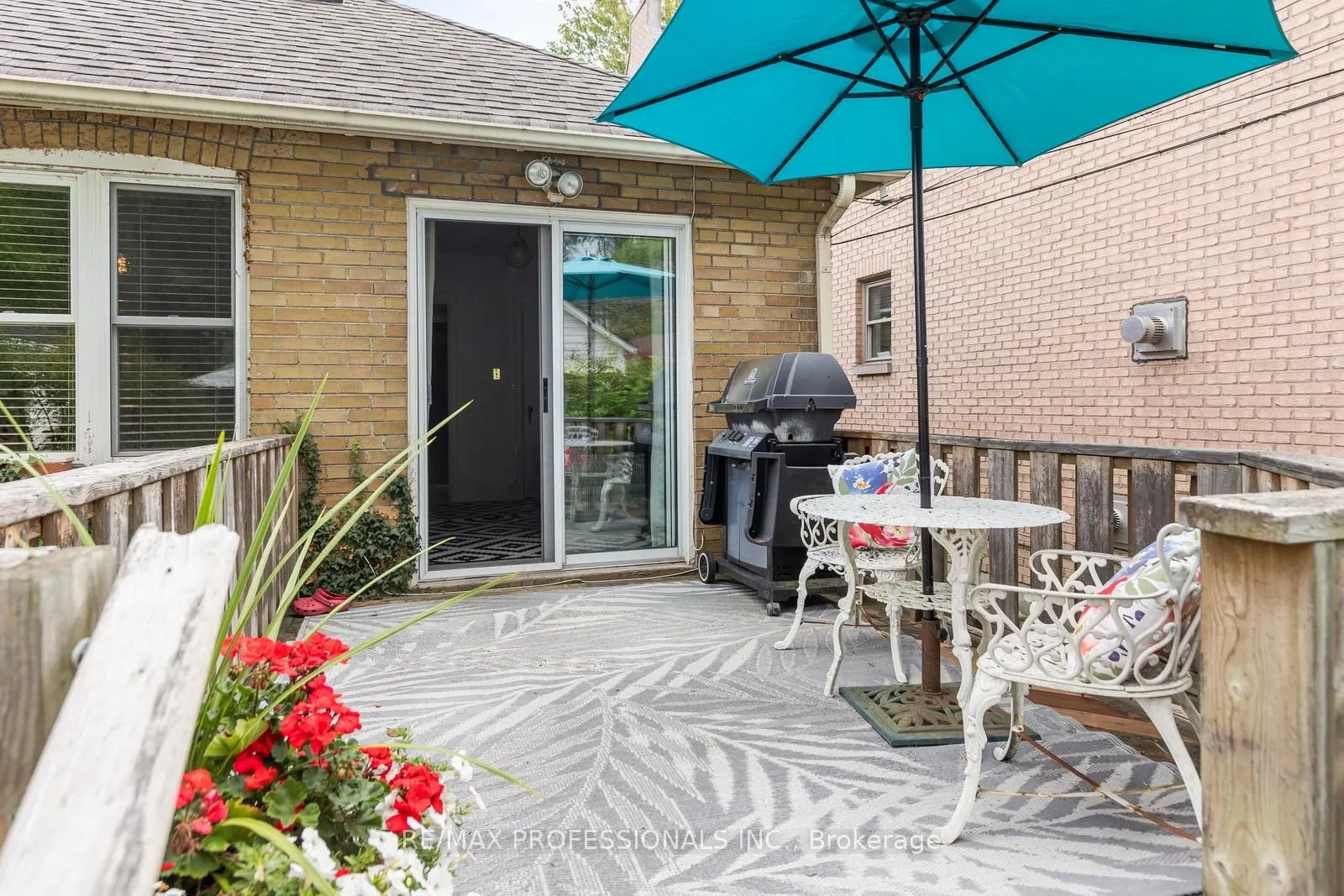 212 Douglas Avenue