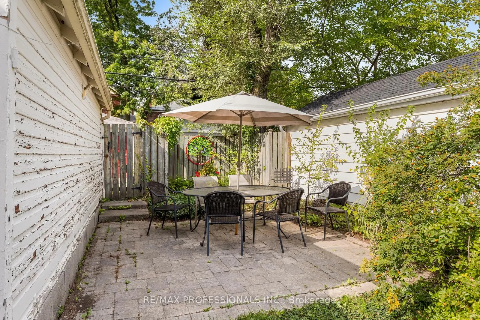 212 Douglas Avenue