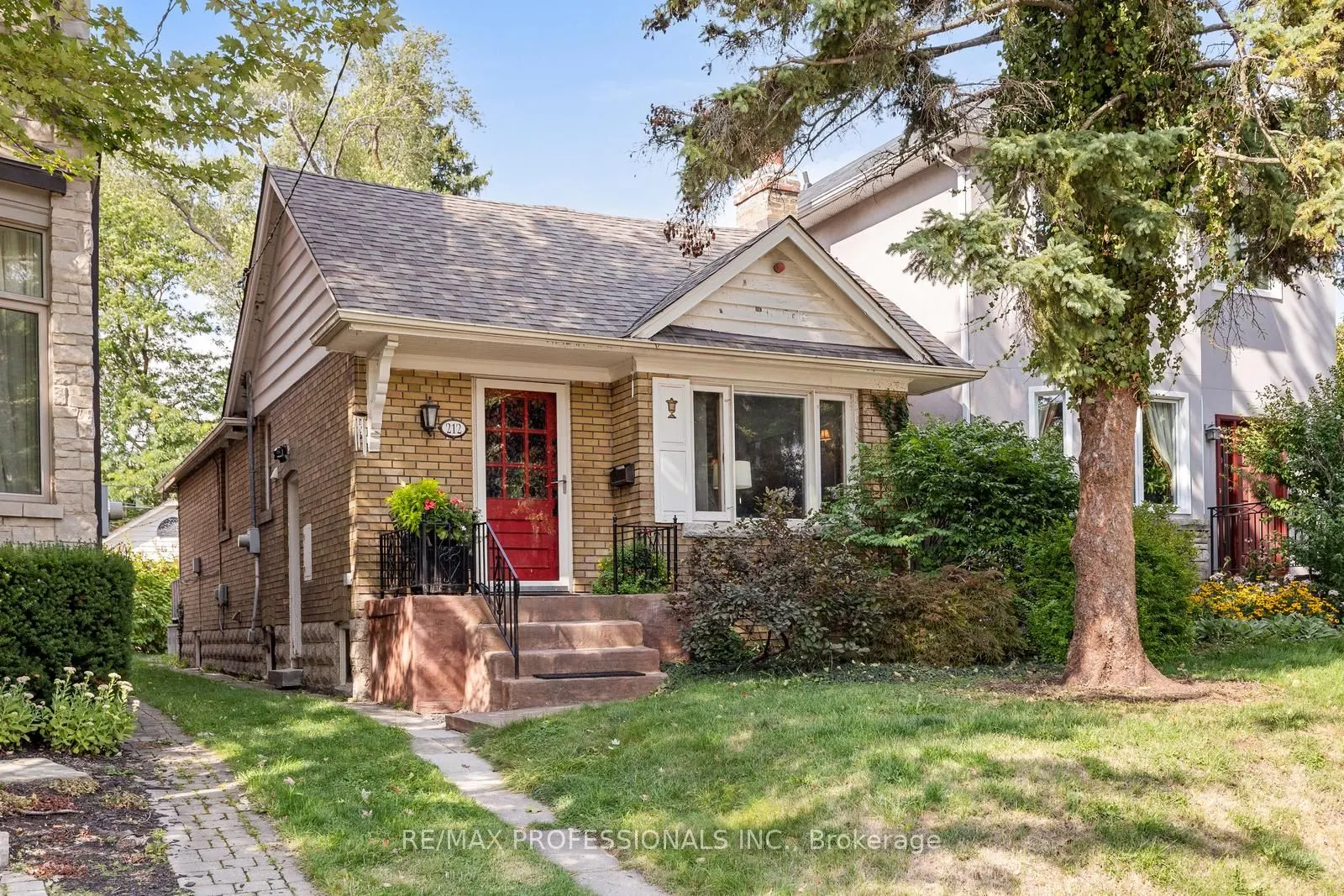 212 Douglas Avenue