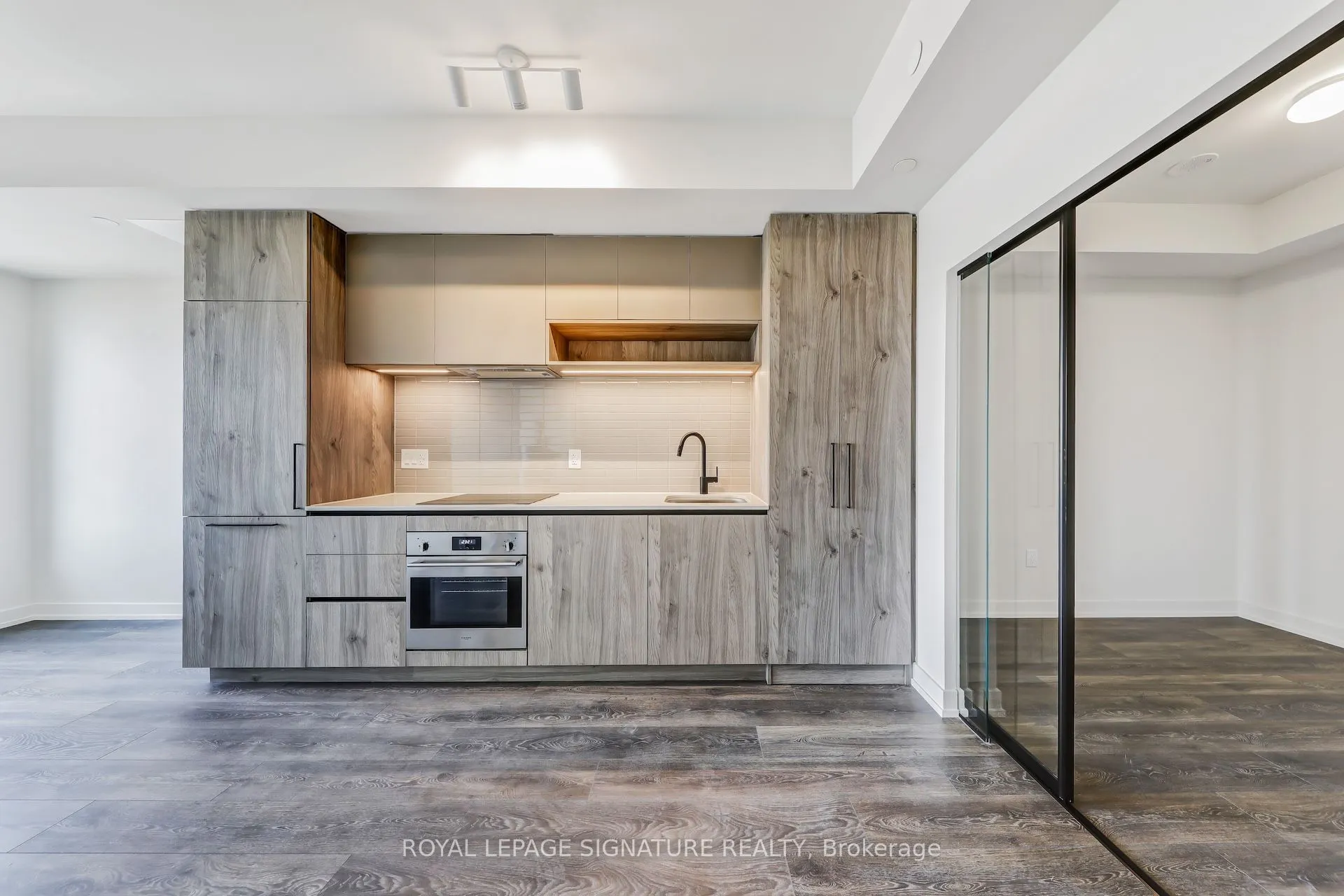 181 Sterling Road, #921