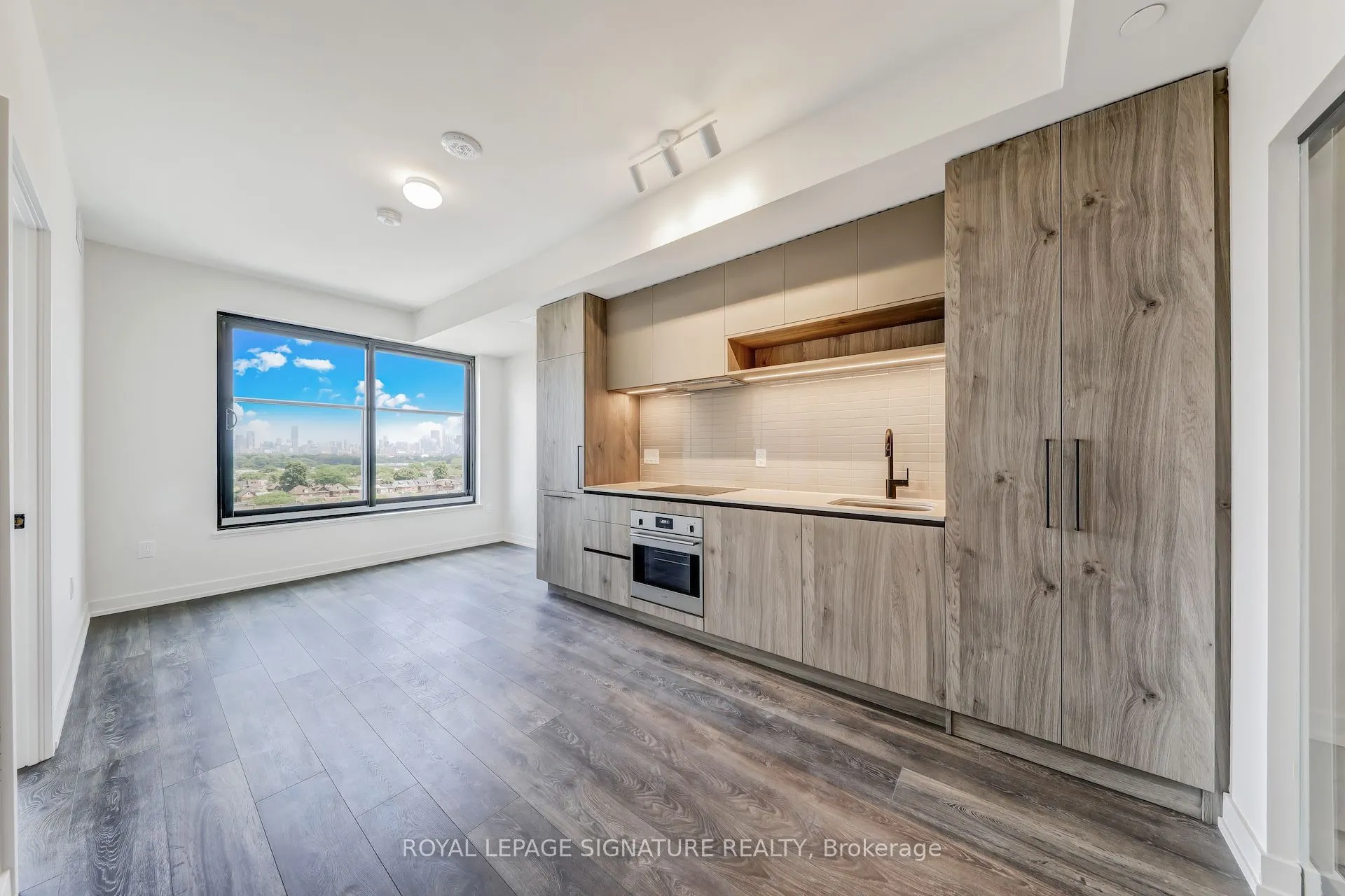 181 Sterling Road, #921