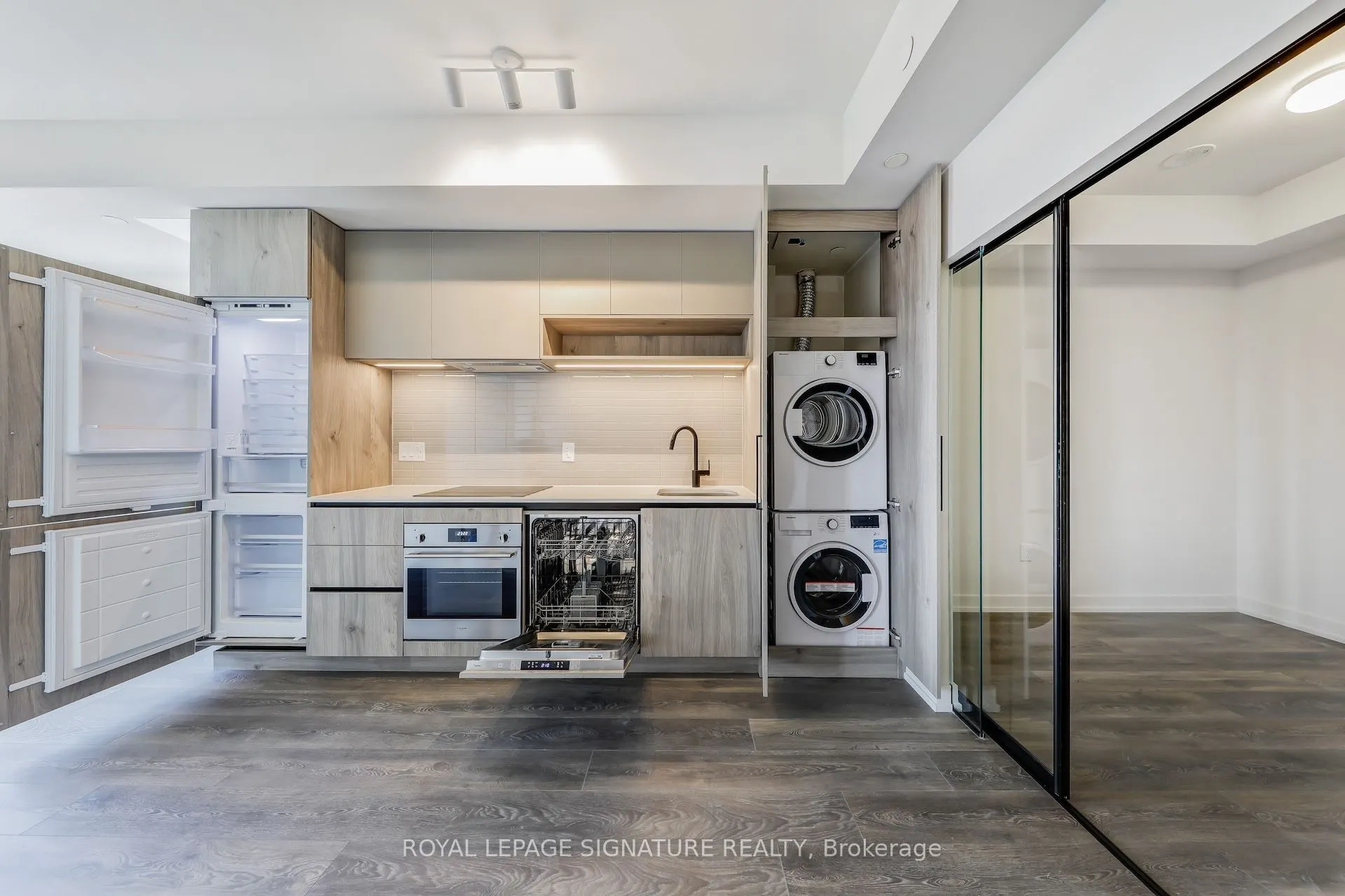 181 Sterling Road, #921