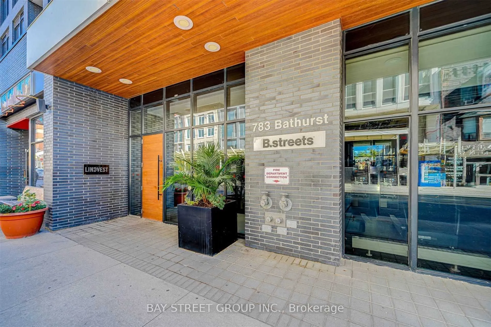 783 Bathurst Street, #812