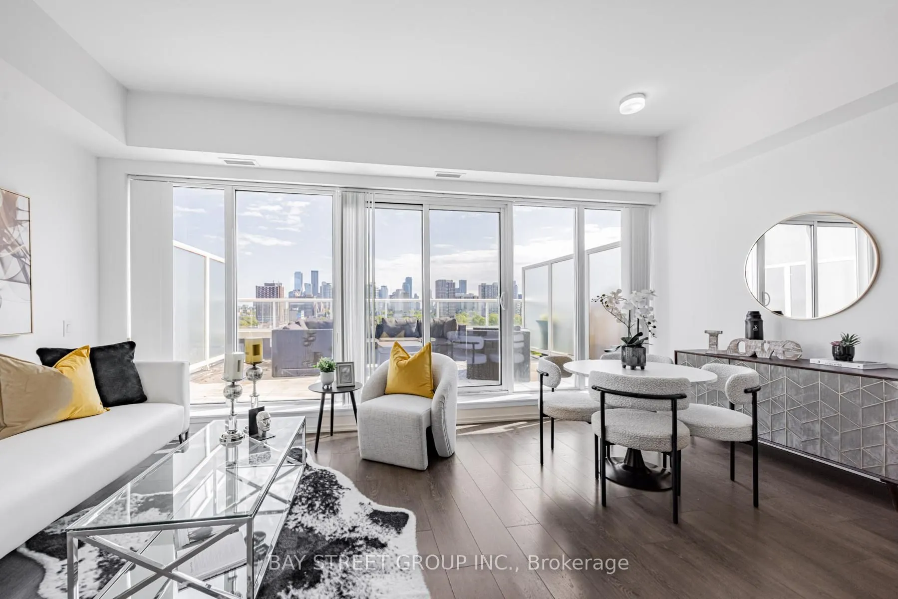 783 Bathurst Street, #812
