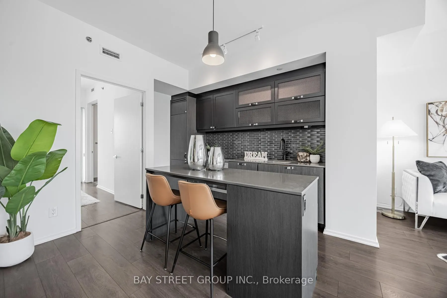 783 Bathurst Street, #812