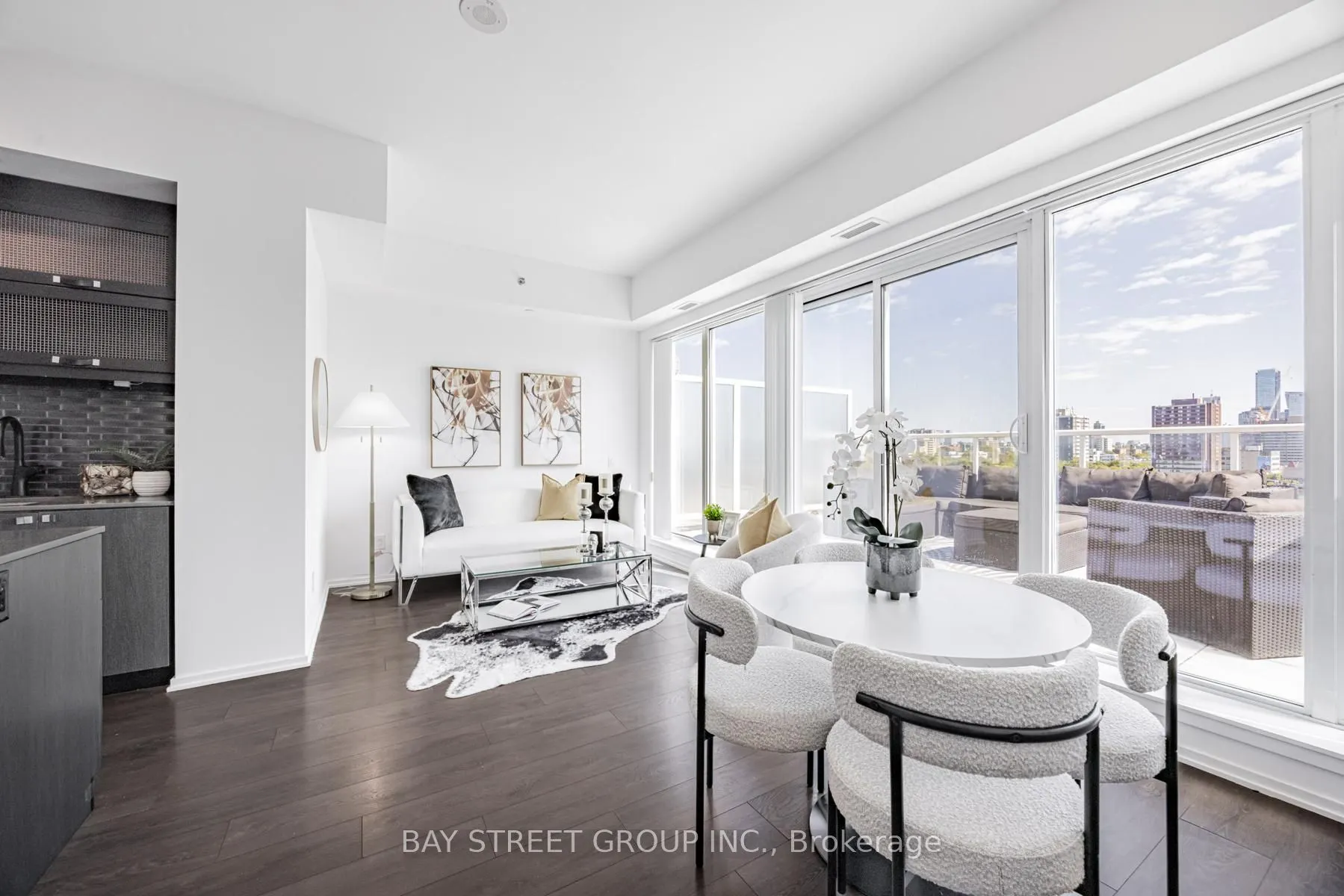 783 Bathurst Street, #812