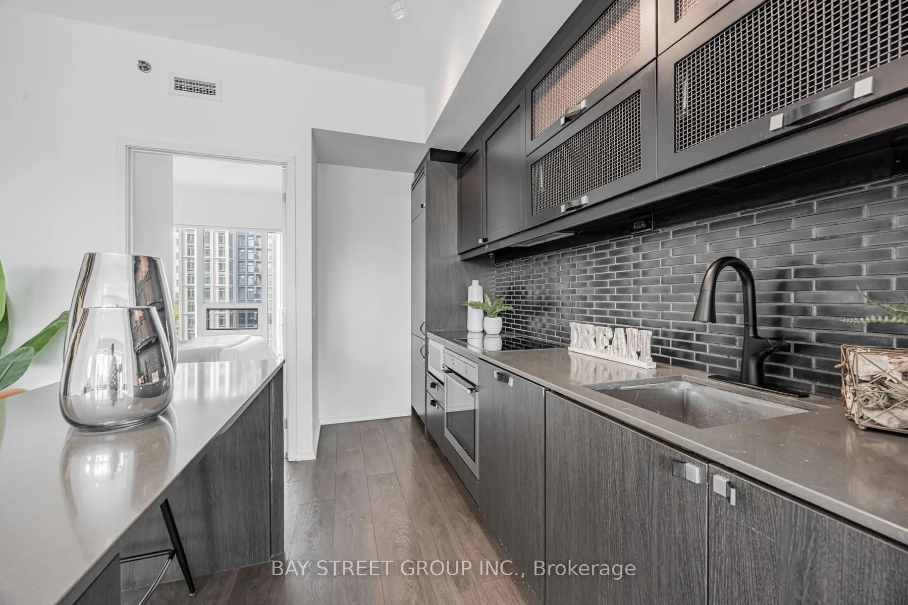 783 Bathurst Street, #812