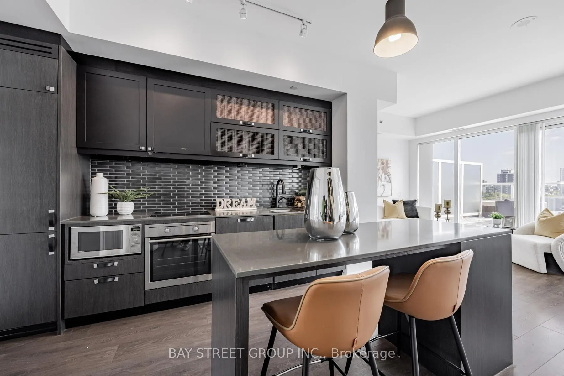 783 Bathurst Street, #812