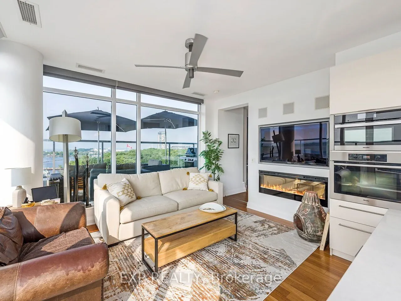 90 Stadium Road S, #911