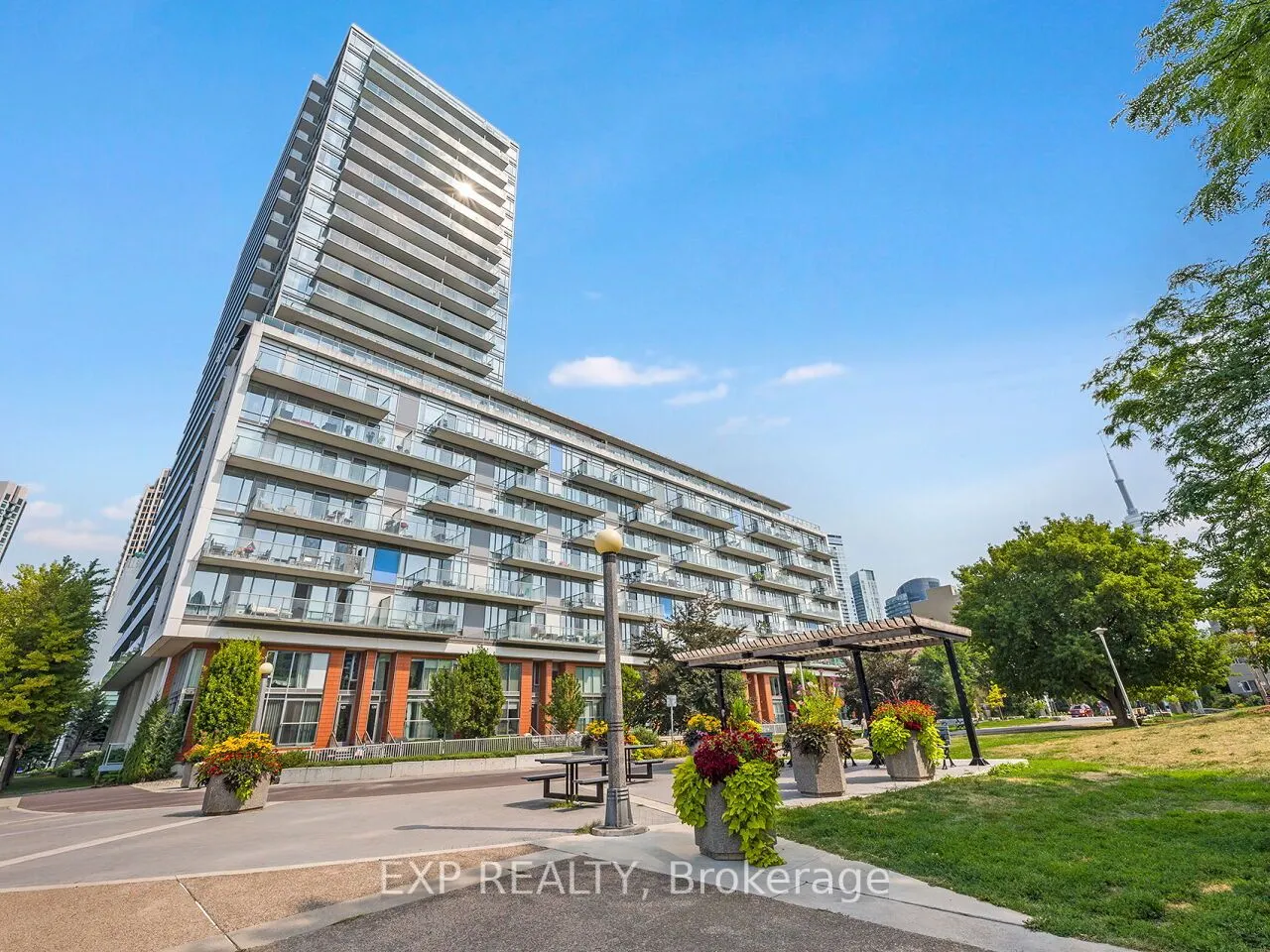90 Stadium Road S, #911