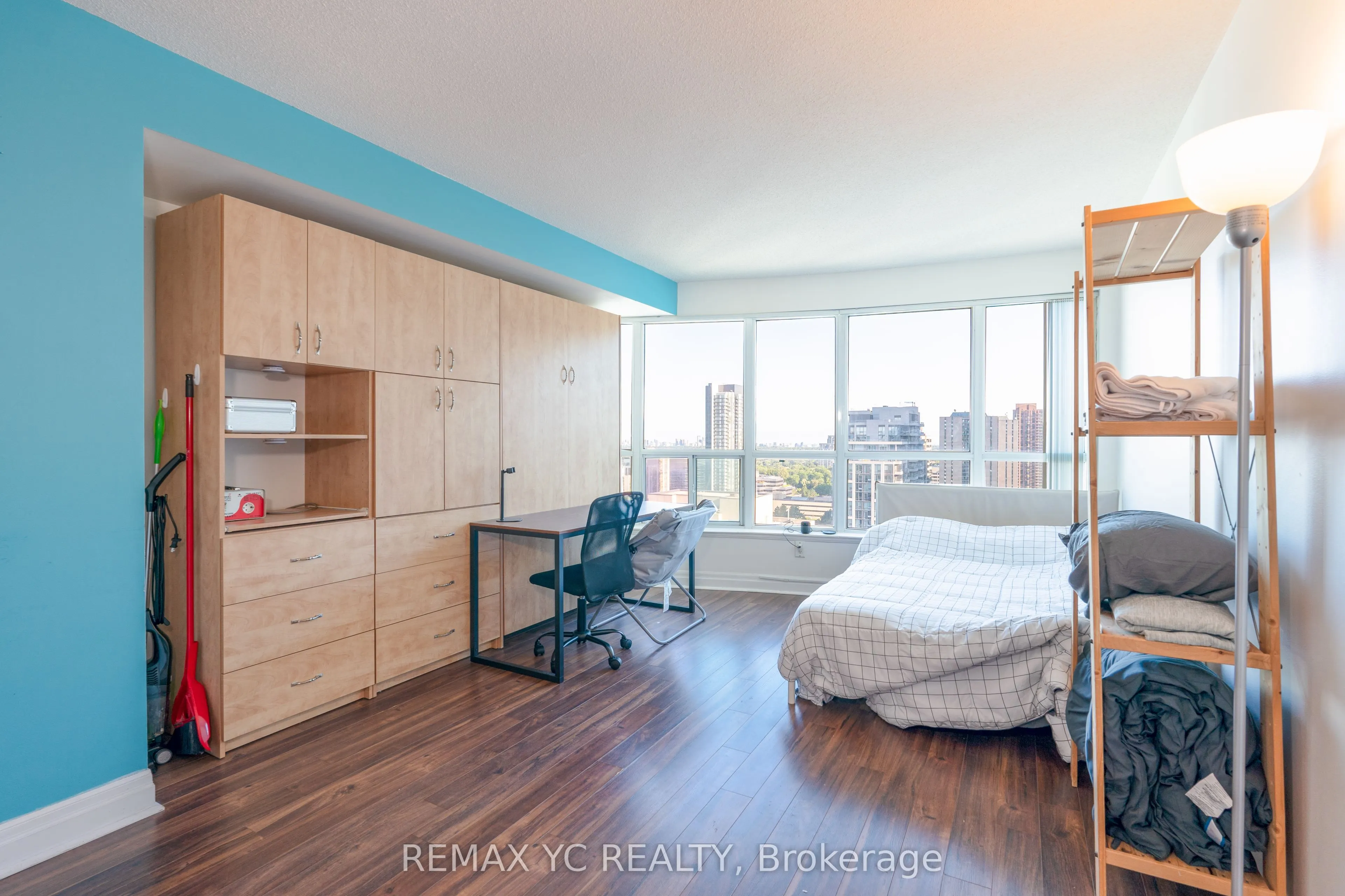 21 Hillcrest Avenue, #2404