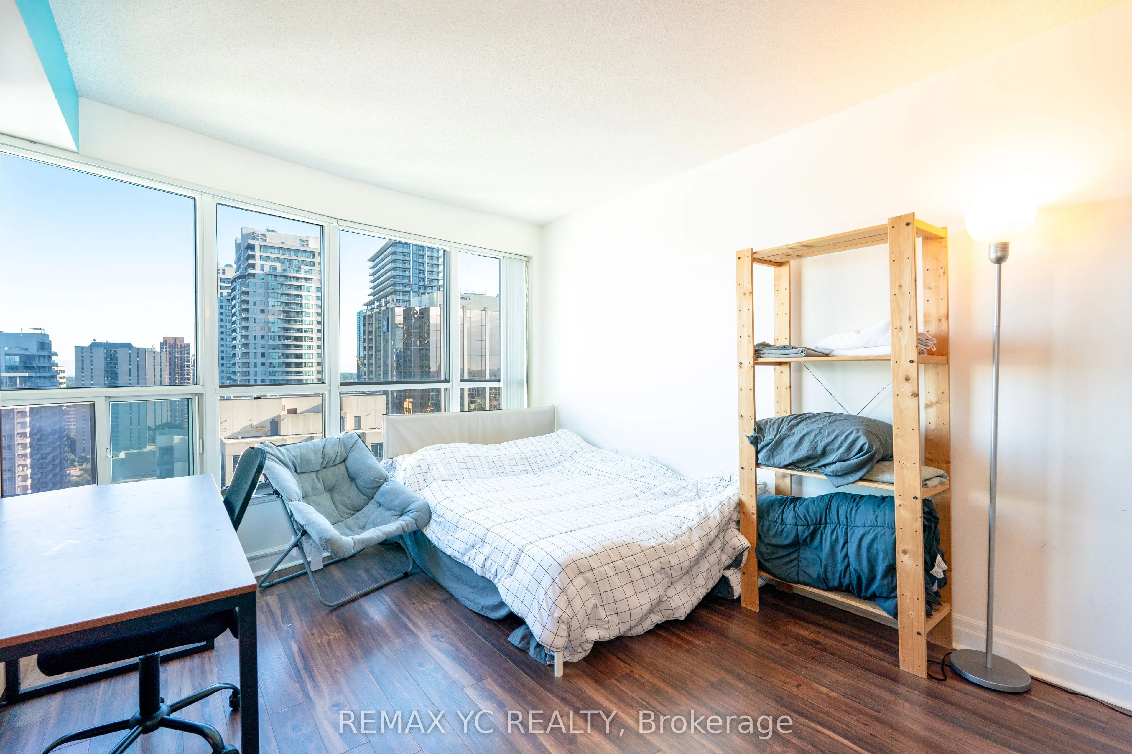 21 Hillcrest Avenue, #2404
