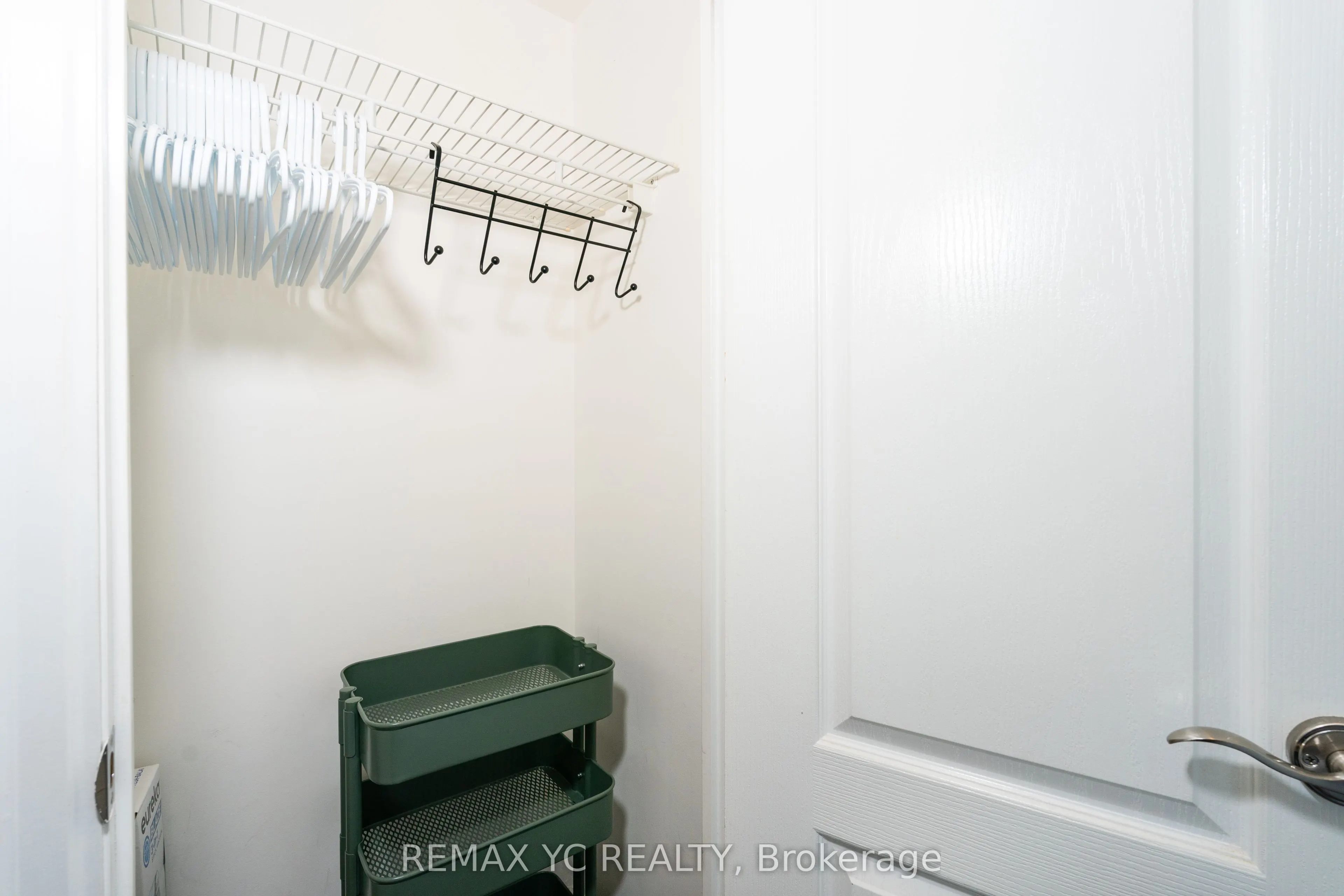 21 Hillcrest Avenue, #2404